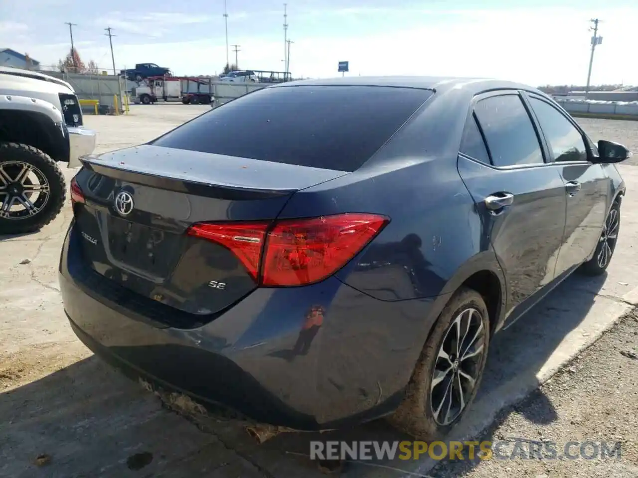 4 Photograph of a damaged car 2T1BURHE4KC206240 TOYOTA COROLLA 2019