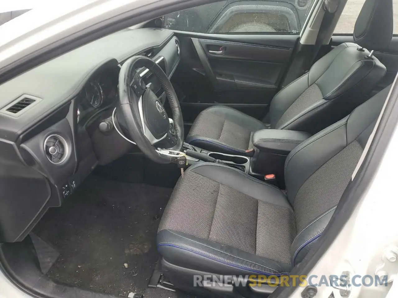 7 Photograph of a damaged car 2T1BURHE4KC207520 TOYOTA COROLLA 2019