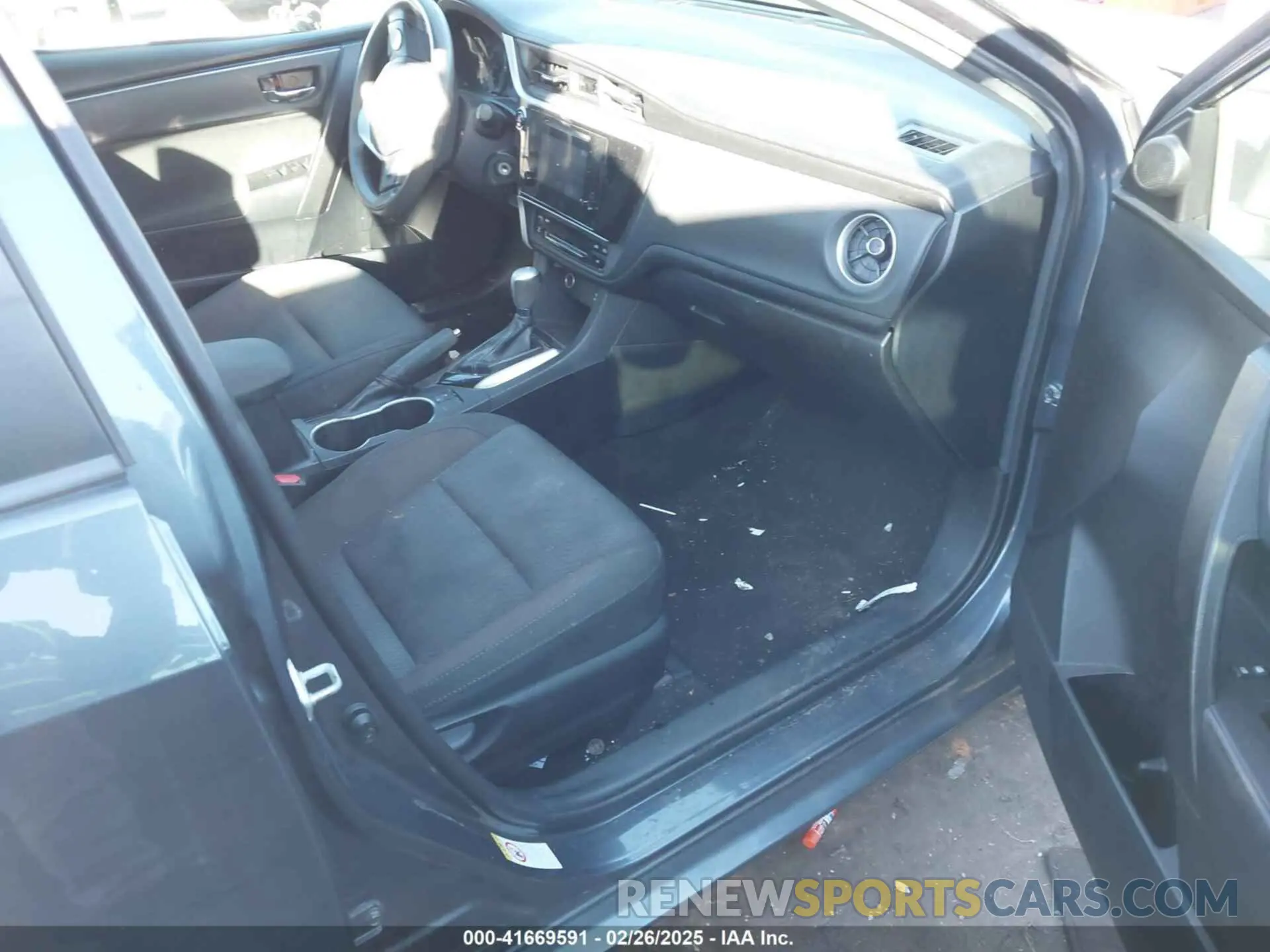 5 Photograph of a damaged car 2T1BURHE4KC209414 TOYOTA COROLLA 2019