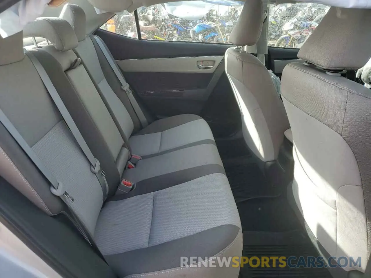 10 Photograph of a damaged car 2T1BURHE4KC210885 TOYOTA COROLLA 2019