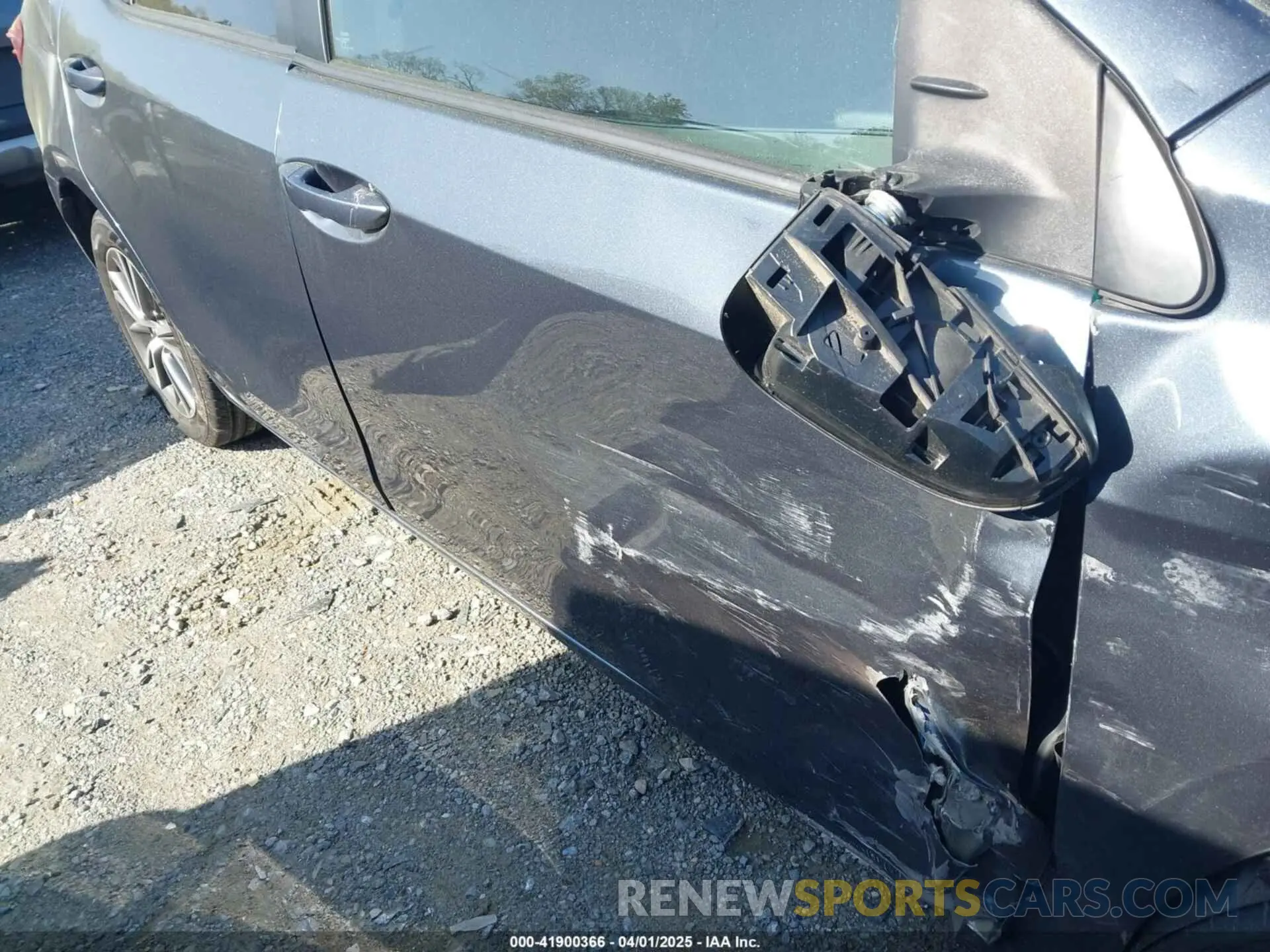 19 Photograph of a damaged car 2T1BURHE4KC211793 TOYOTA COROLLA 2019
