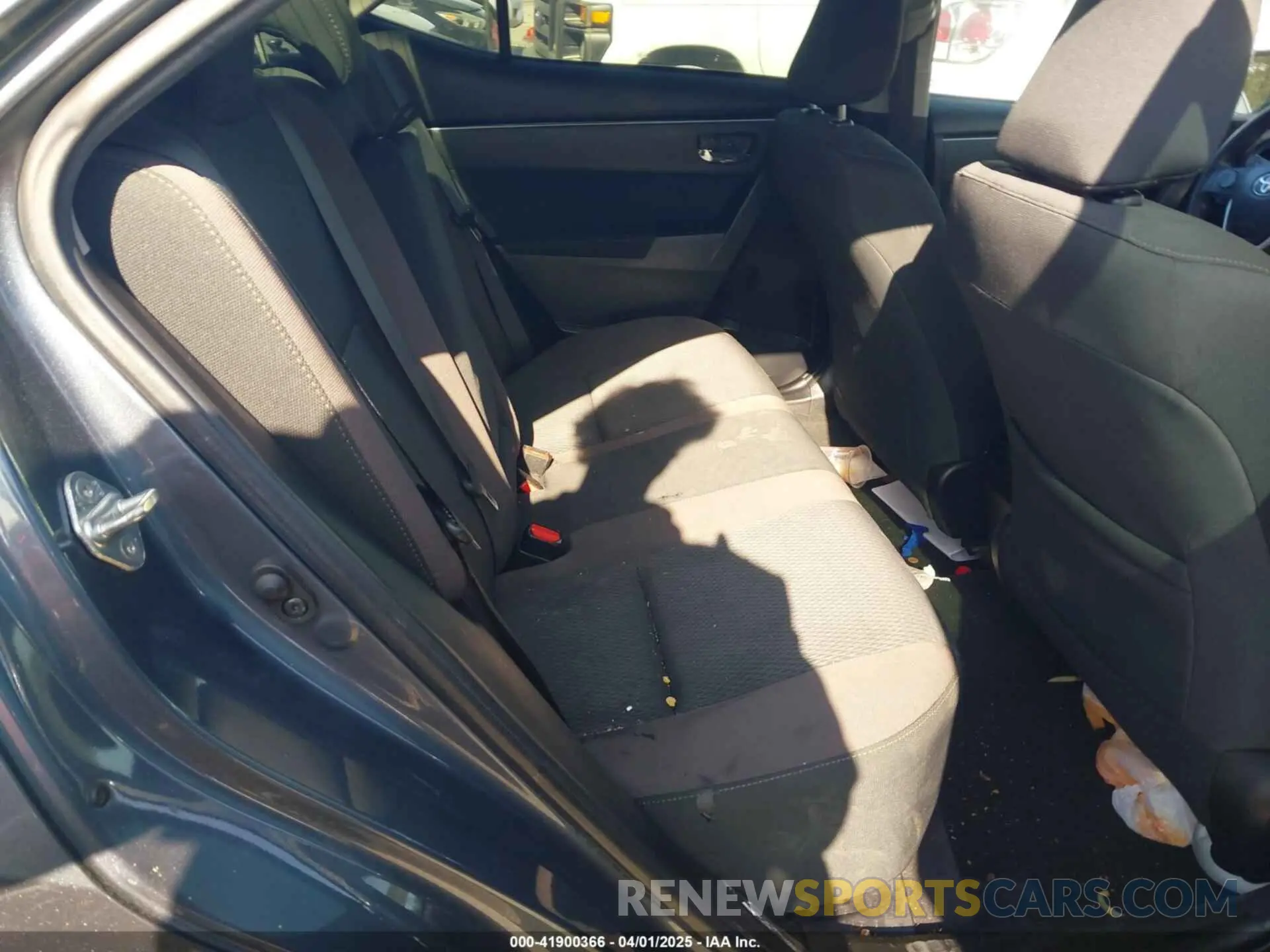 8 Photograph of a damaged car 2T1BURHE4KC211793 TOYOTA COROLLA 2019