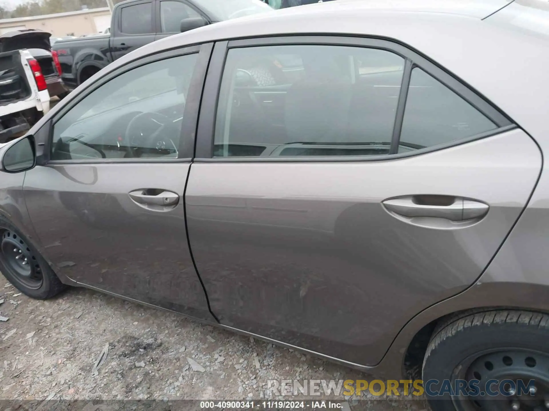 14 Photograph of a damaged car 2T1BURHE4KC215066 TOYOTA COROLLA 2019