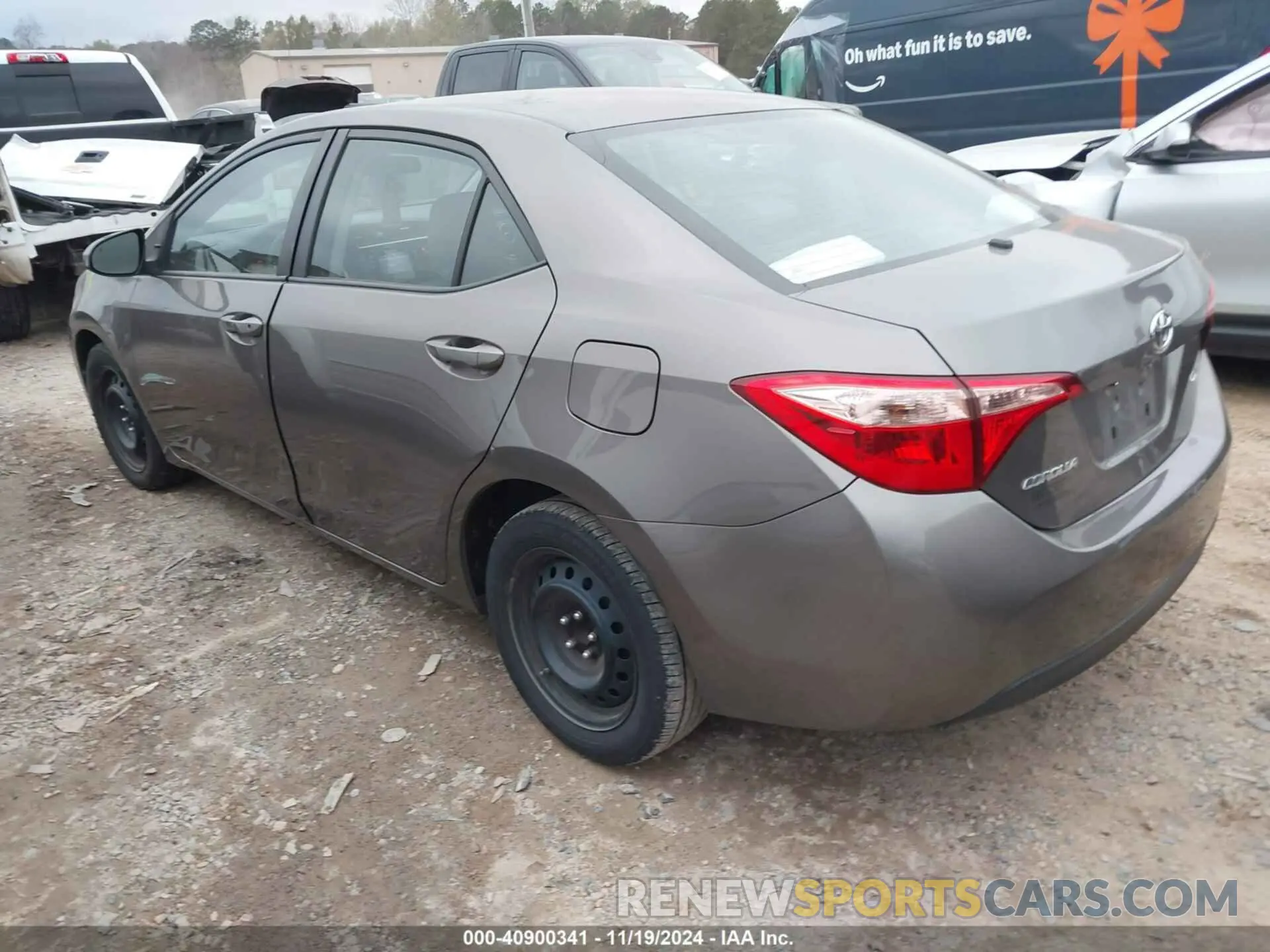 3 Photograph of a damaged car 2T1BURHE4KC215066 TOYOTA COROLLA 2019
