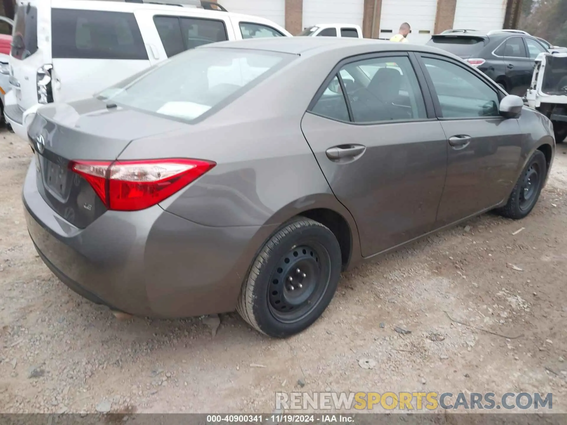 4 Photograph of a damaged car 2T1BURHE4KC215066 TOYOTA COROLLA 2019