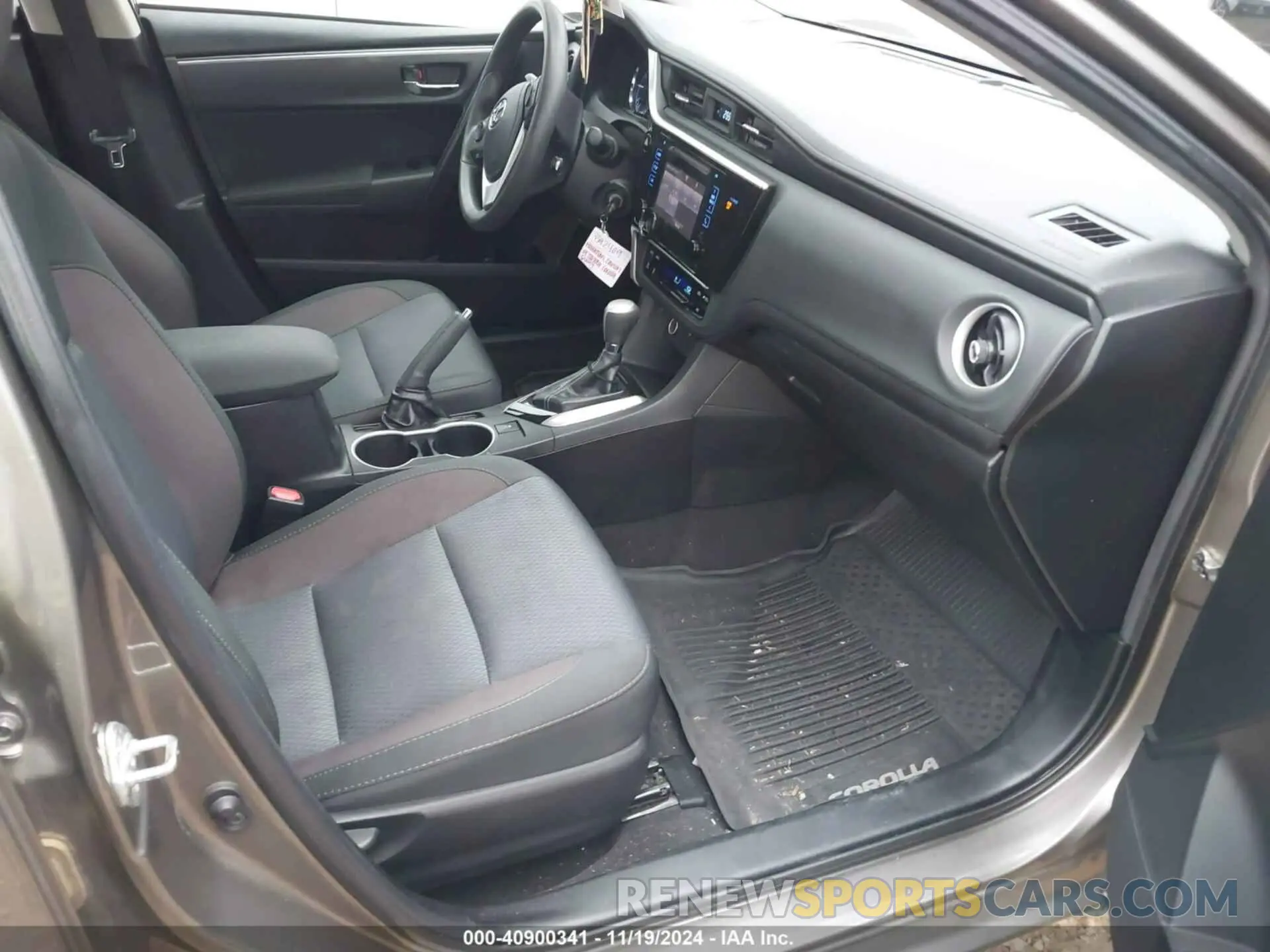 5 Photograph of a damaged car 2T1BURHE4KC215066 TOYOTA COROLLA 2019