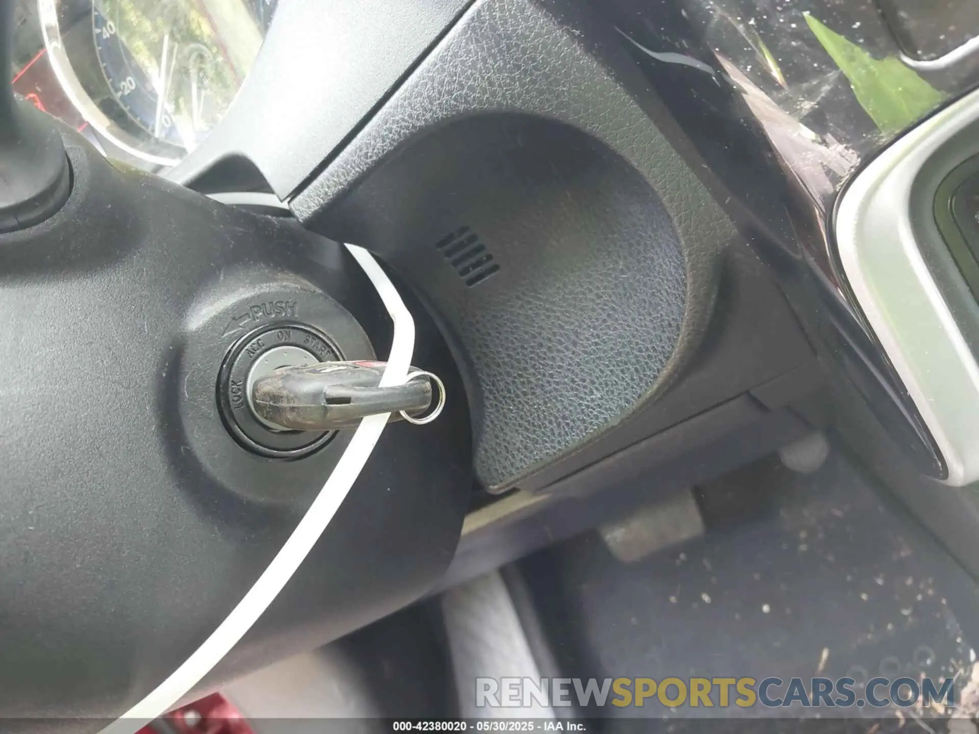 11 Photograph of a damaged car 2T1BURHE4KC220512 TOYOTA COROLLA 2019