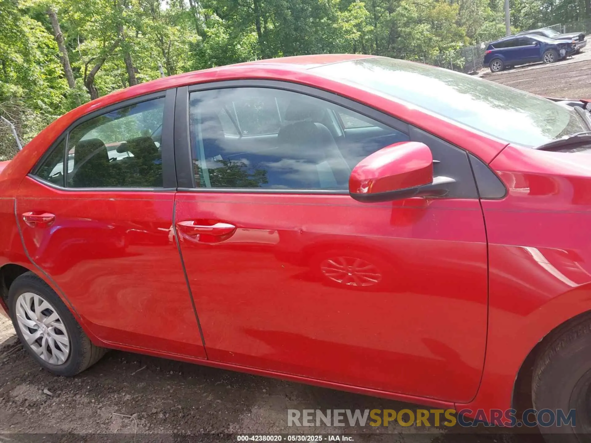 13 Photograph of a damaged car 2T1BURHE4KC220512 TOYOTA COROLLA 2019