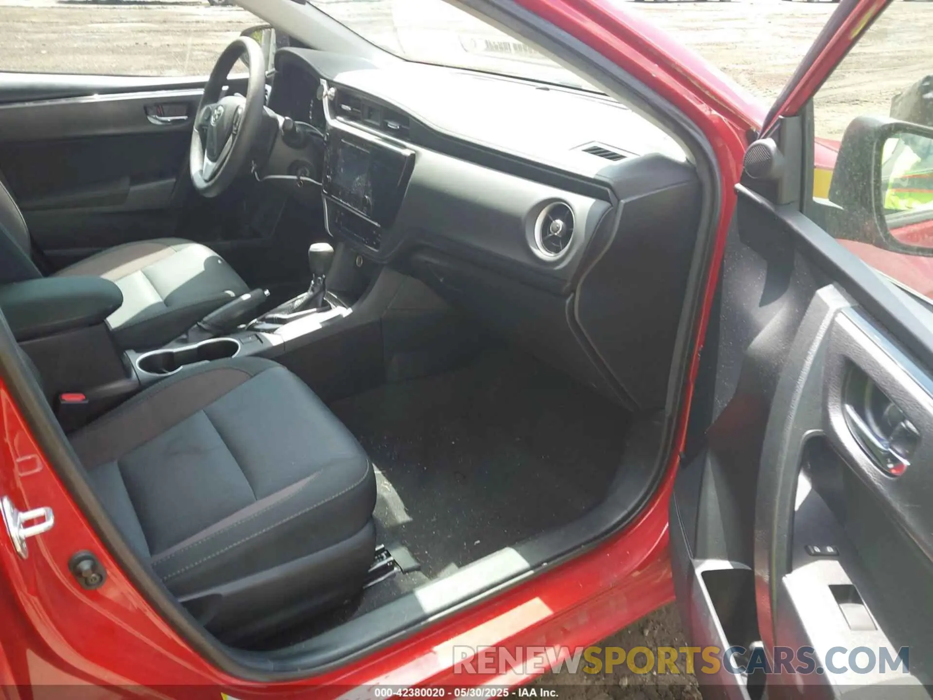 5 Photograph of a damaged car 2T1BURHE4KC220512 TOYOTA COROLLA 2019