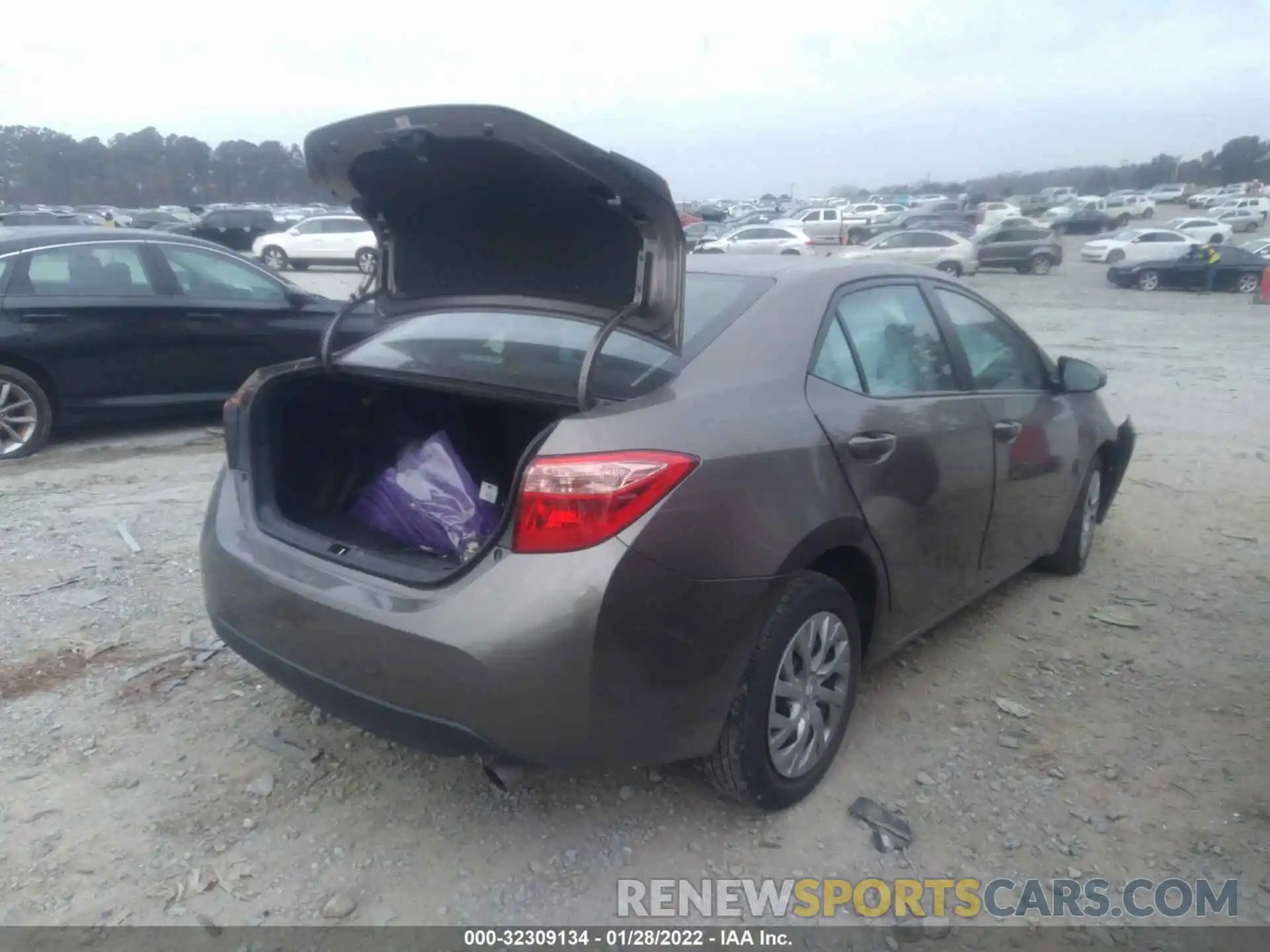 4 Photograph of a damaged car 2T1BURHE4KC221661 TOYOTA COROLLA 2019