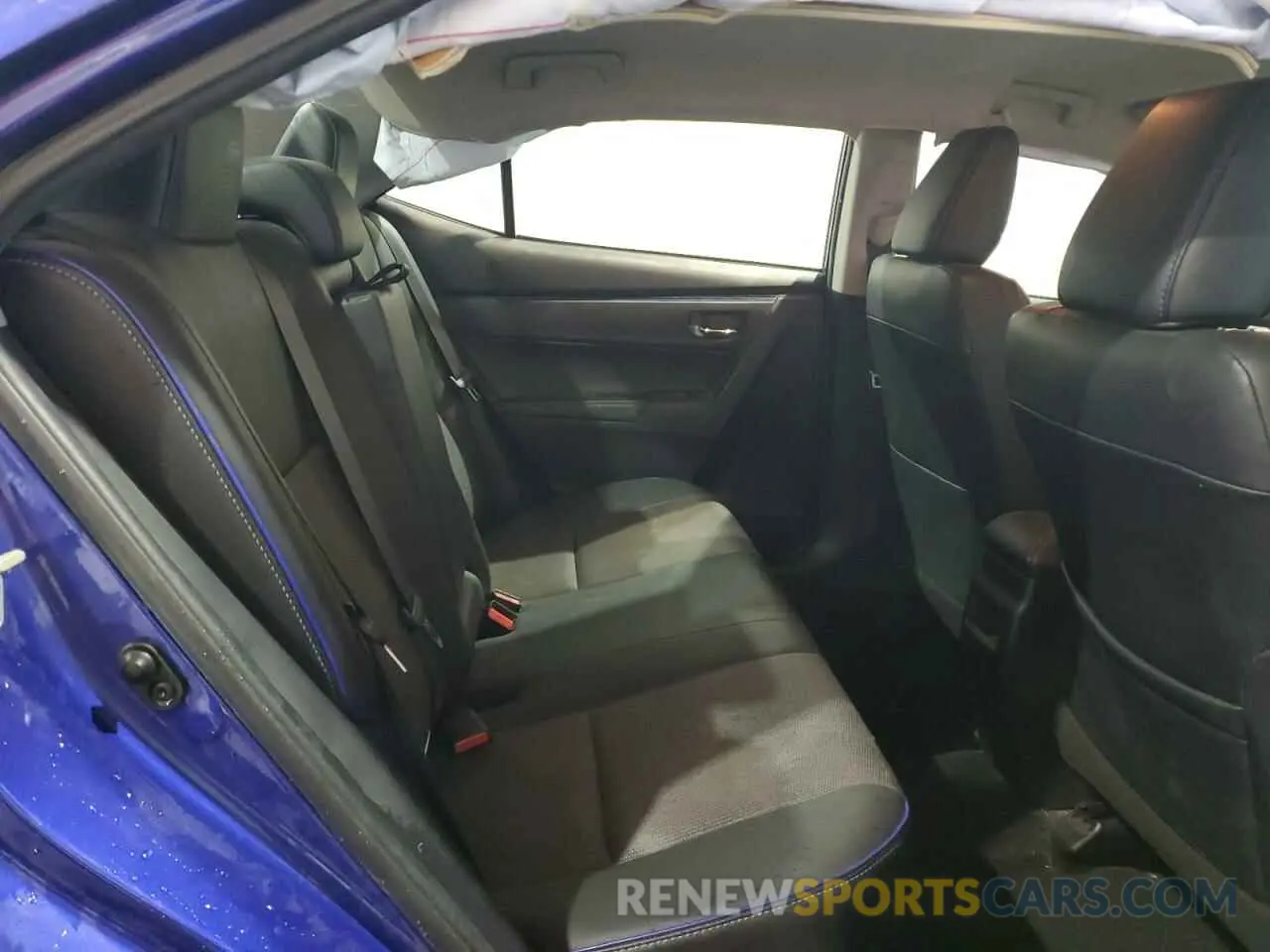 10 Photograph of a damaged car 2T1BURHE4KC223247 TOYOTA COROLLA 2019