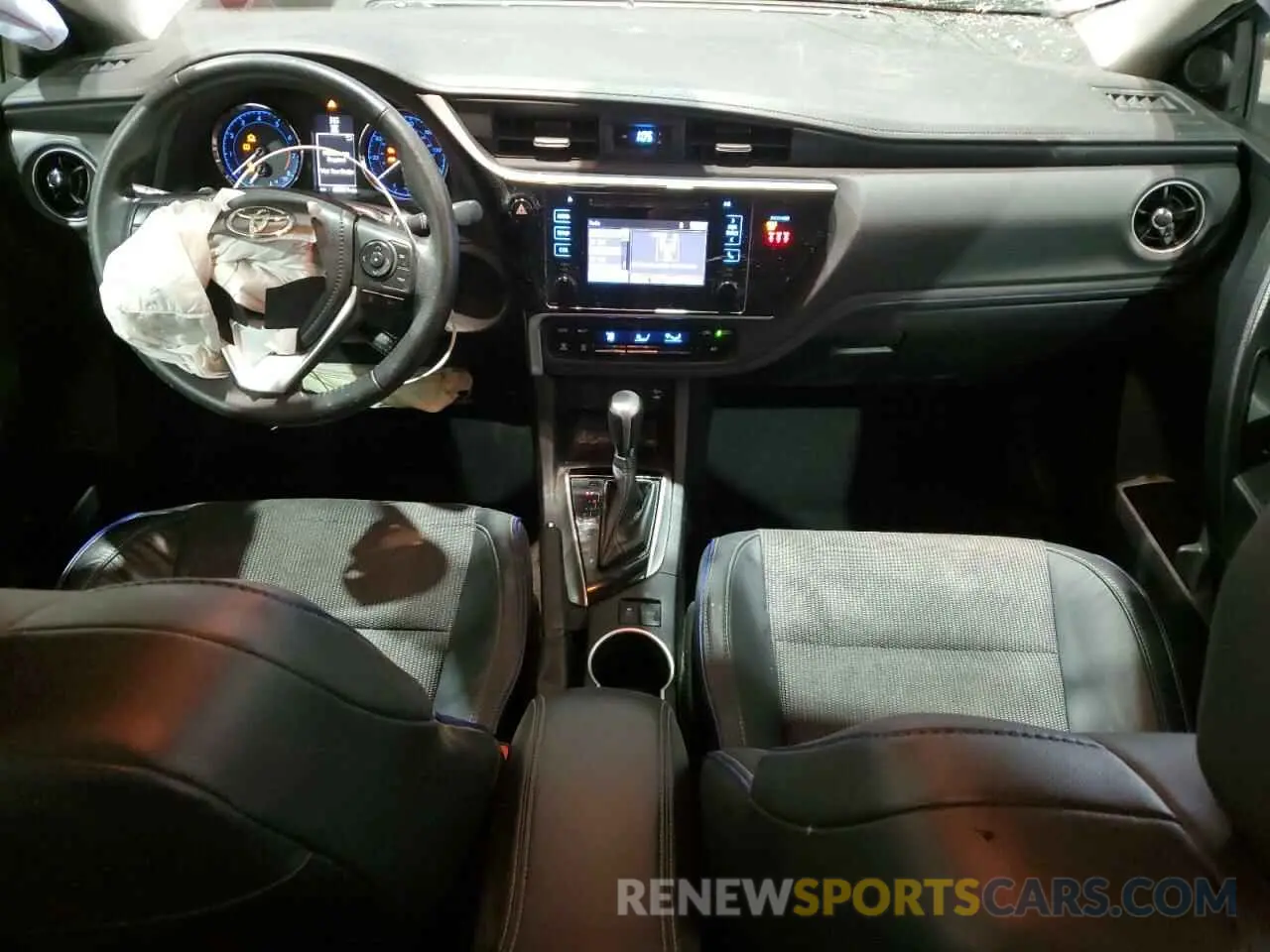 8 Photograph of a damaged car 2T1BURHE4KC223247 TOYOTA COROLLA 2019