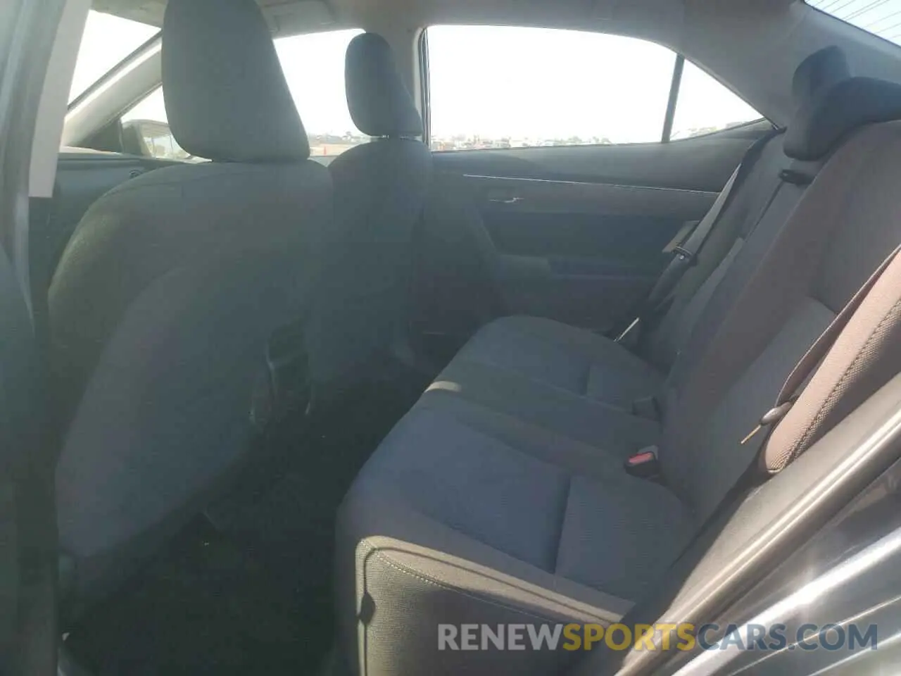 10 Photograph of a damaged car 2T1BURHE4KC224544 TOYOTA COROLLA 2019