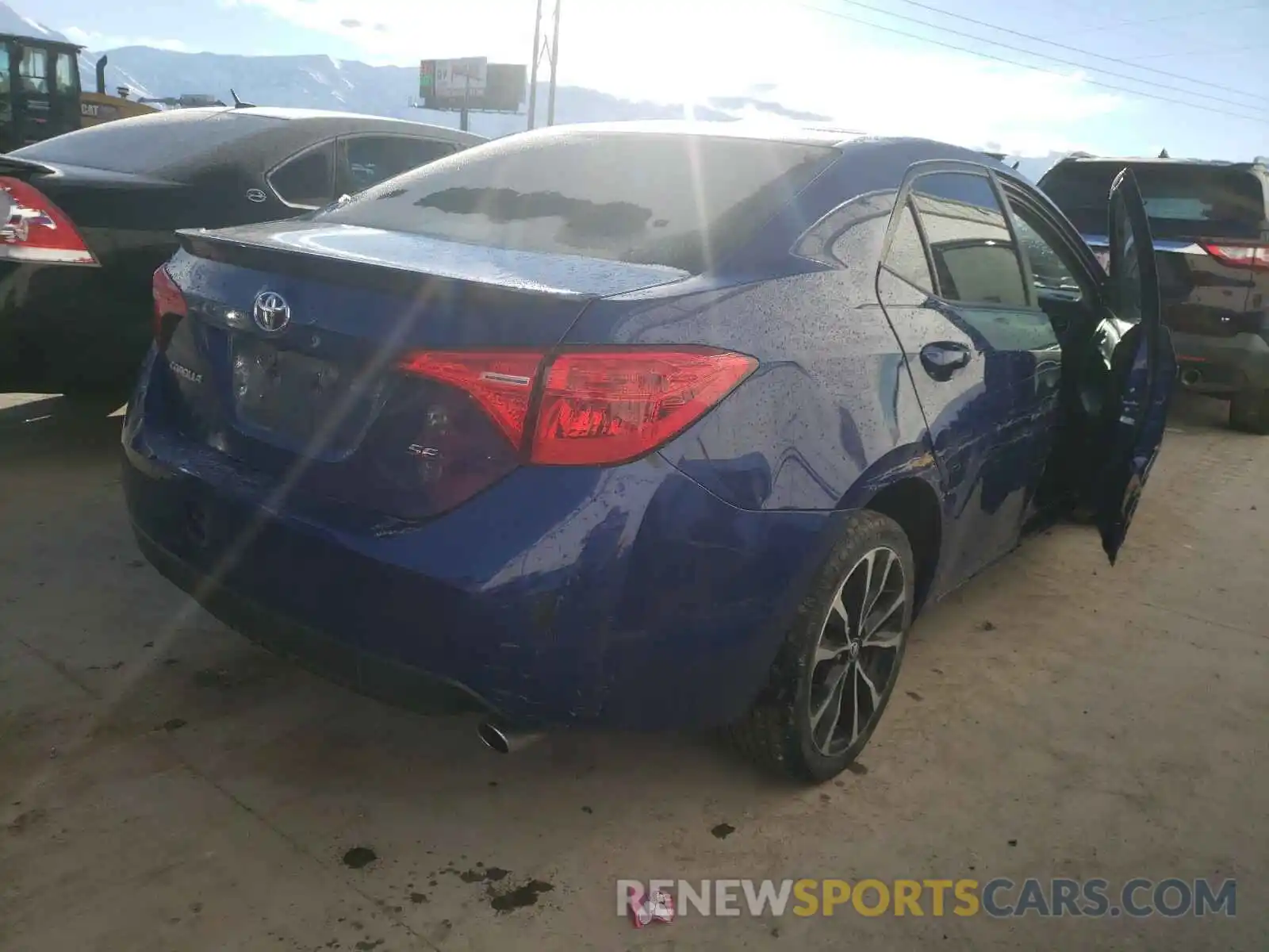 4 Photograph of a damaged car 2T1BURHE4KC224558 TOYOTA COROLLA 2019