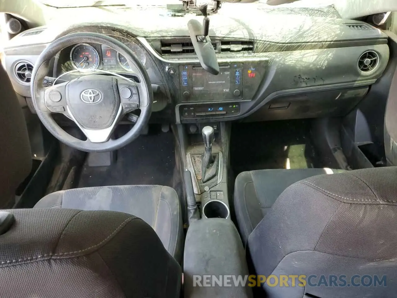8 Photograph of a damaged car 2T1BURHE4KC230473 TOYOTA COROLLA 2019