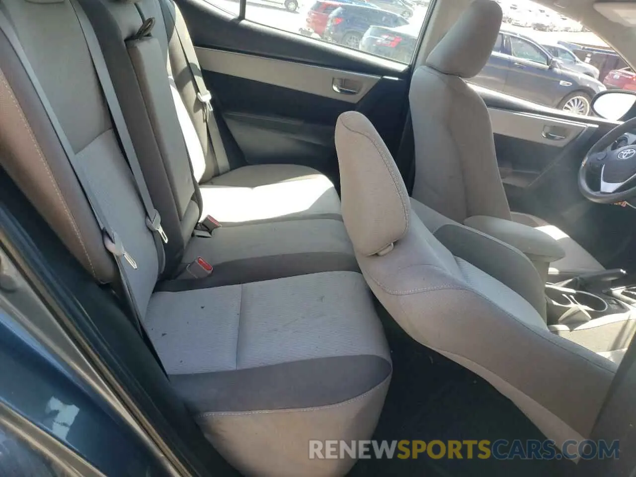 10 Photograph of a damaged car 2T1BURHE4KC234118 TOYOTA COROLLA 2019