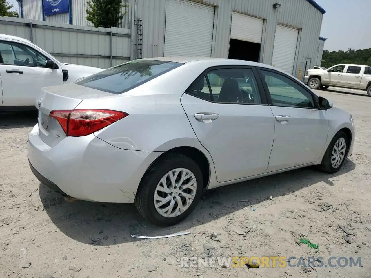 3 Photograph of a damaged car 2T1BURHE4KC241571 TOYOTA COROLLA 2019