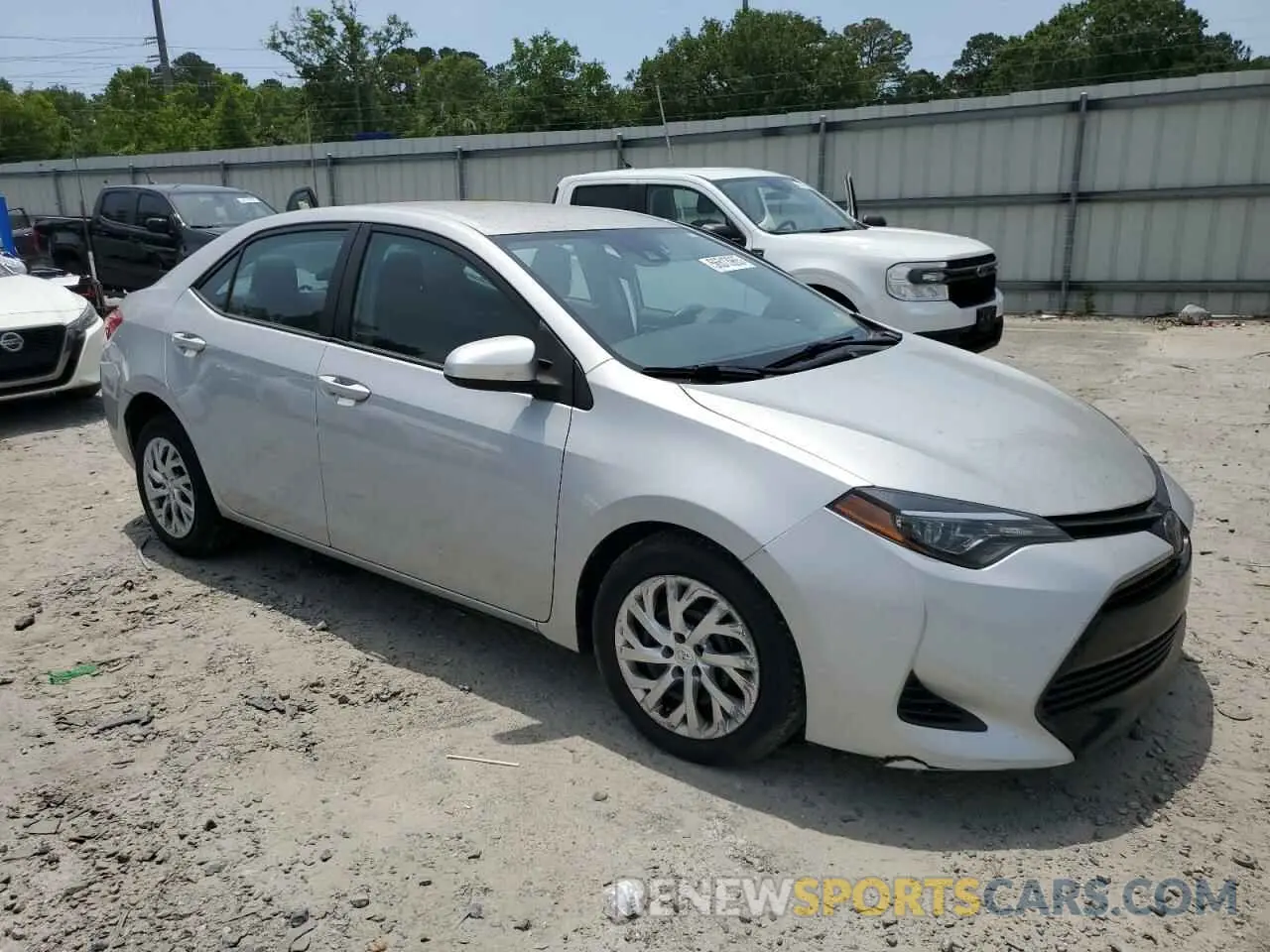 4 Photograph of a damaged car 2T1BURHE4KC241571 TOYOTA COROLLA 2019