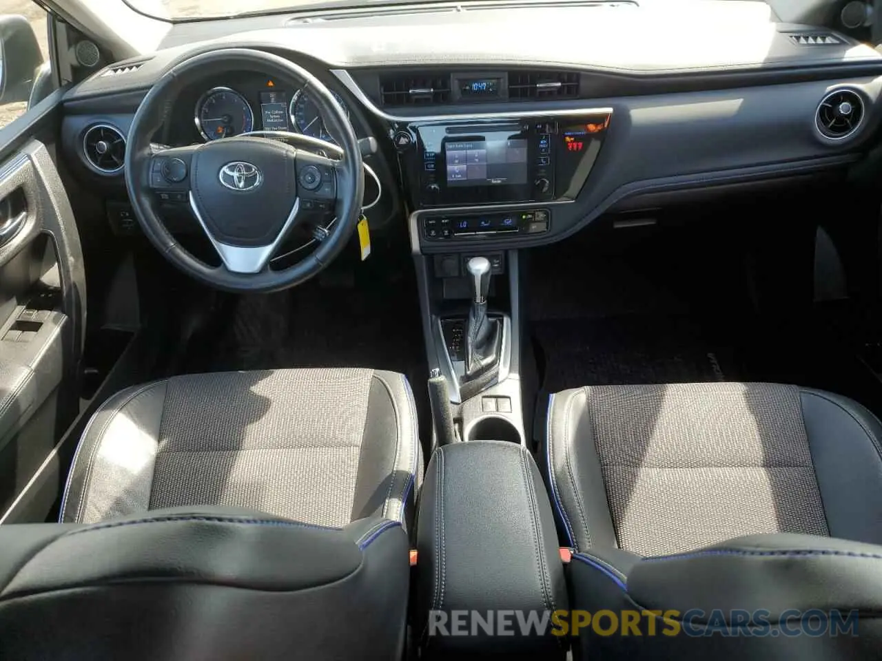 8 Photograph of a damaged car 2T1BURHE5KC126834 TOYOTA COROLLA 2019