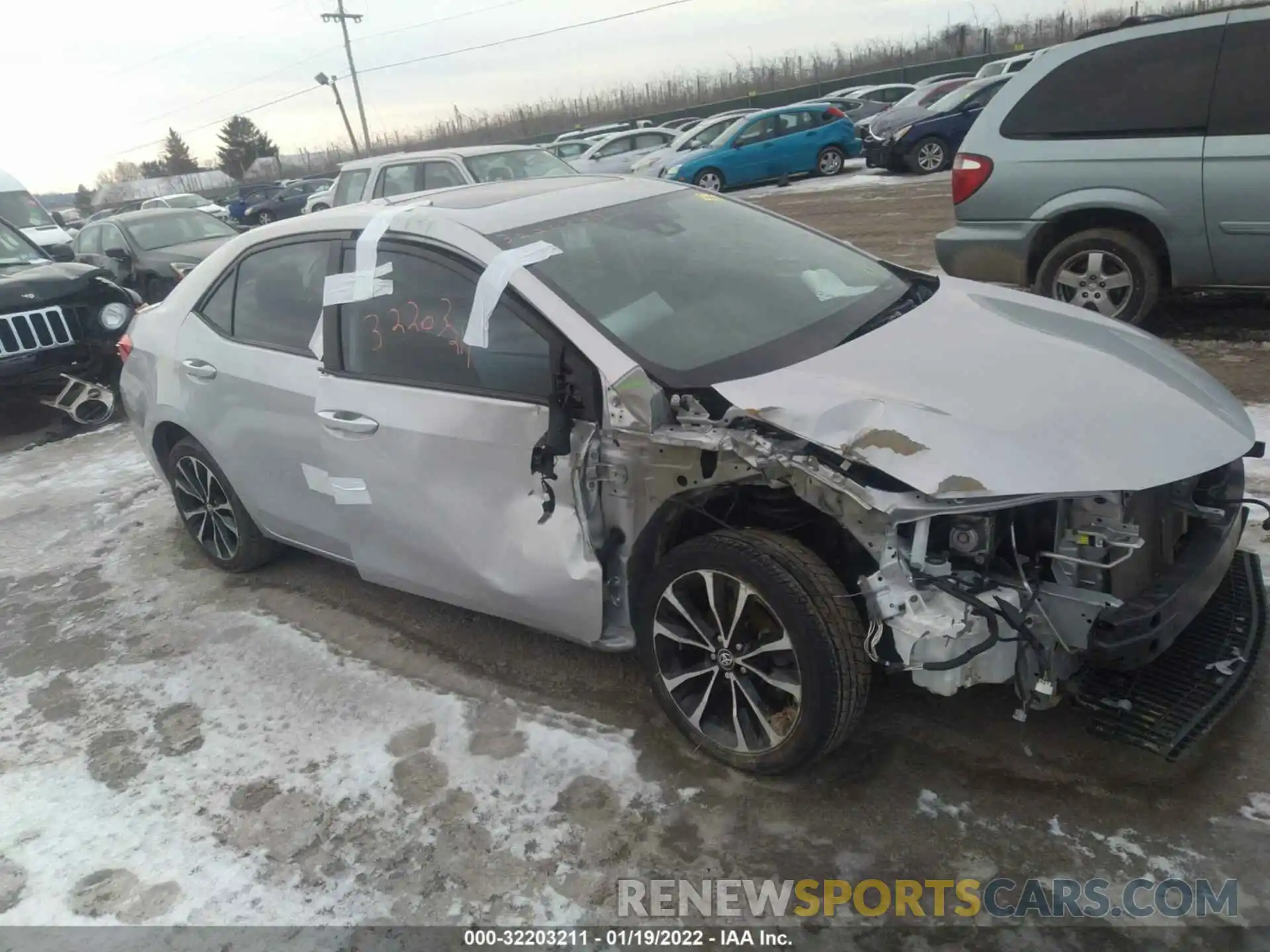 1 Photograph of a damaged car 2T1BURHE5KC127630 TOYOTA COROLLA 2019