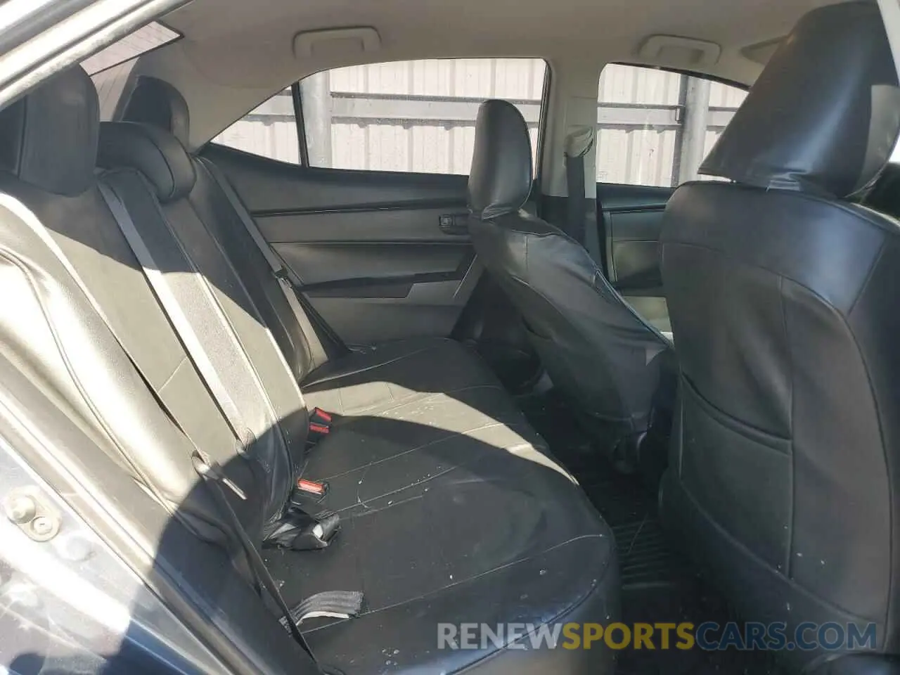 11 Photograph of a damaged car 2T1BURHE5KC127983 TOYOTA COROLLA 2019