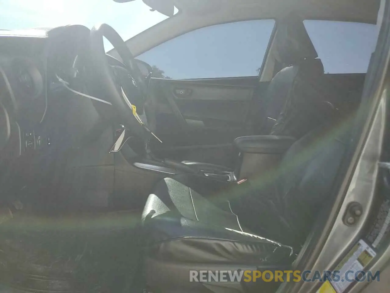 7 Photograph of a damaged car 2T1BURHE5KC127983 TOYOTA COROLLA 2019
