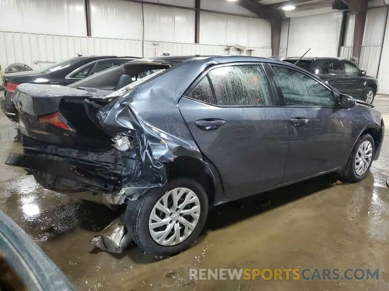 3 Photograph of a damaged car 2T1BURHE5KC128129 TOYOTA COROLLA 2019
