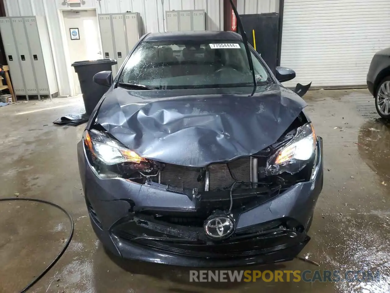 5 Photograph of a damaged car 2T1BURHE5KC128129 TOYOTA COROLLA 2019
