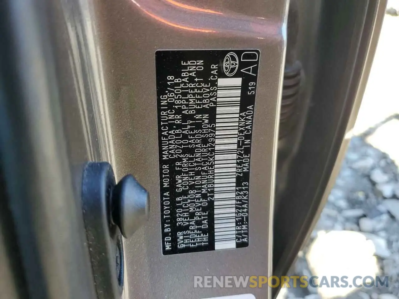 12 Photograph of a damaged car 2T1BURHE5KC129975 TOYOTA COROLLA 2019