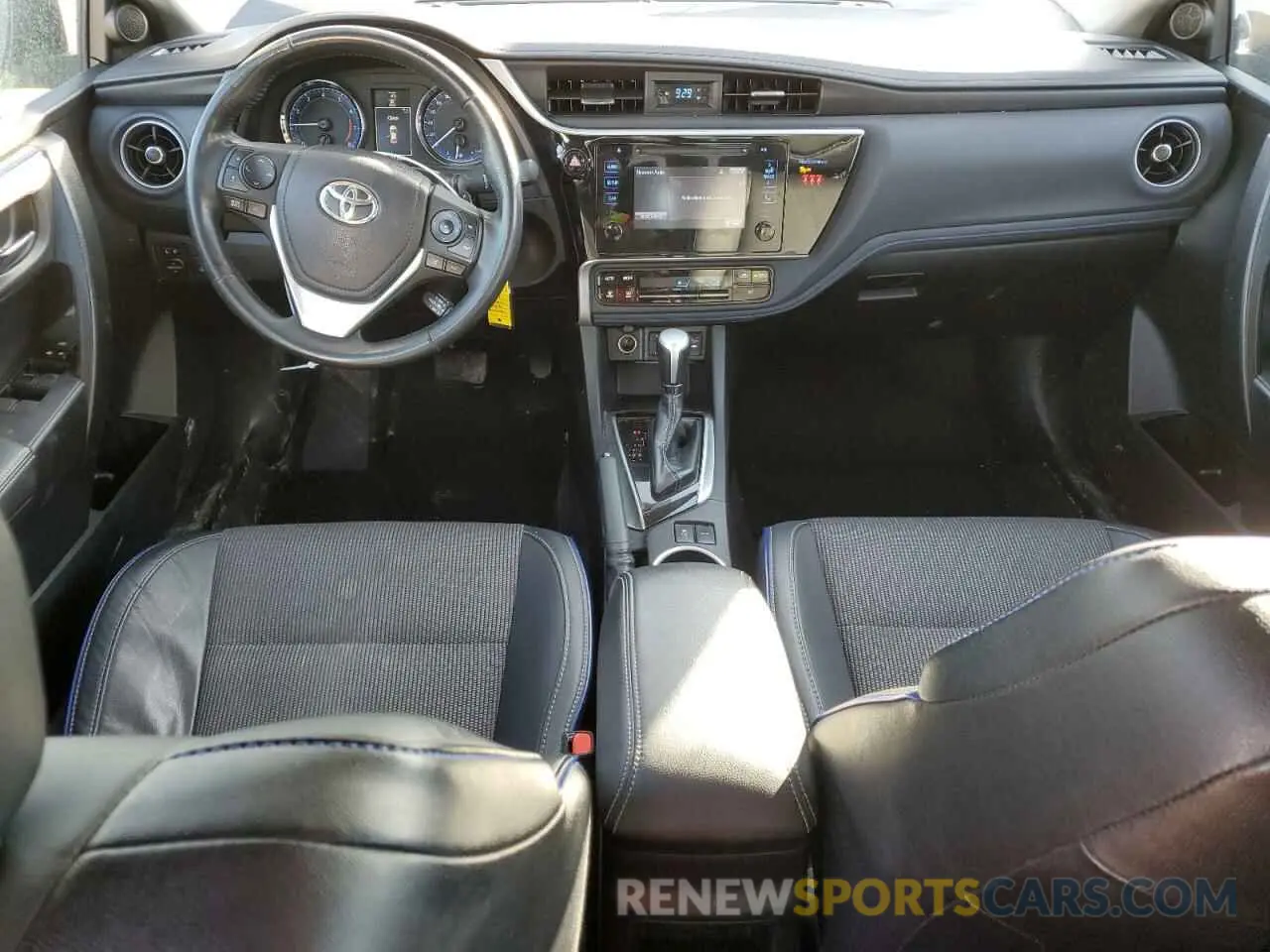 8 Photograph of a damaged car 2T1BURHE5KC146680 TOYOTA COROLLA 2019