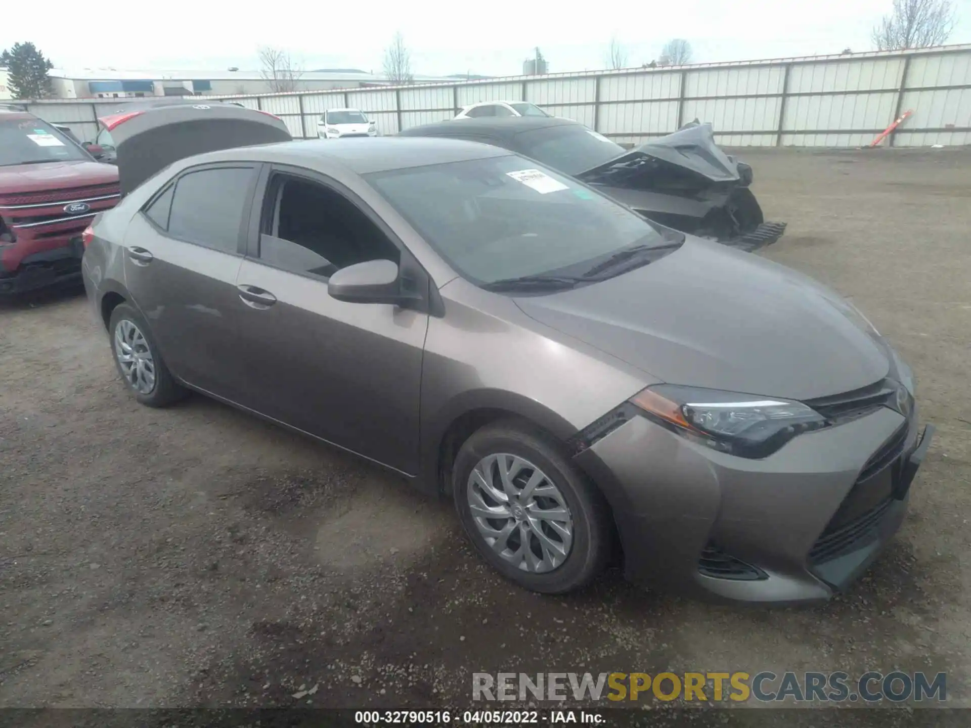 1 Photograph of a damaged car 2T1BURHE5KC149658 TOYOTA COROLLA 2019