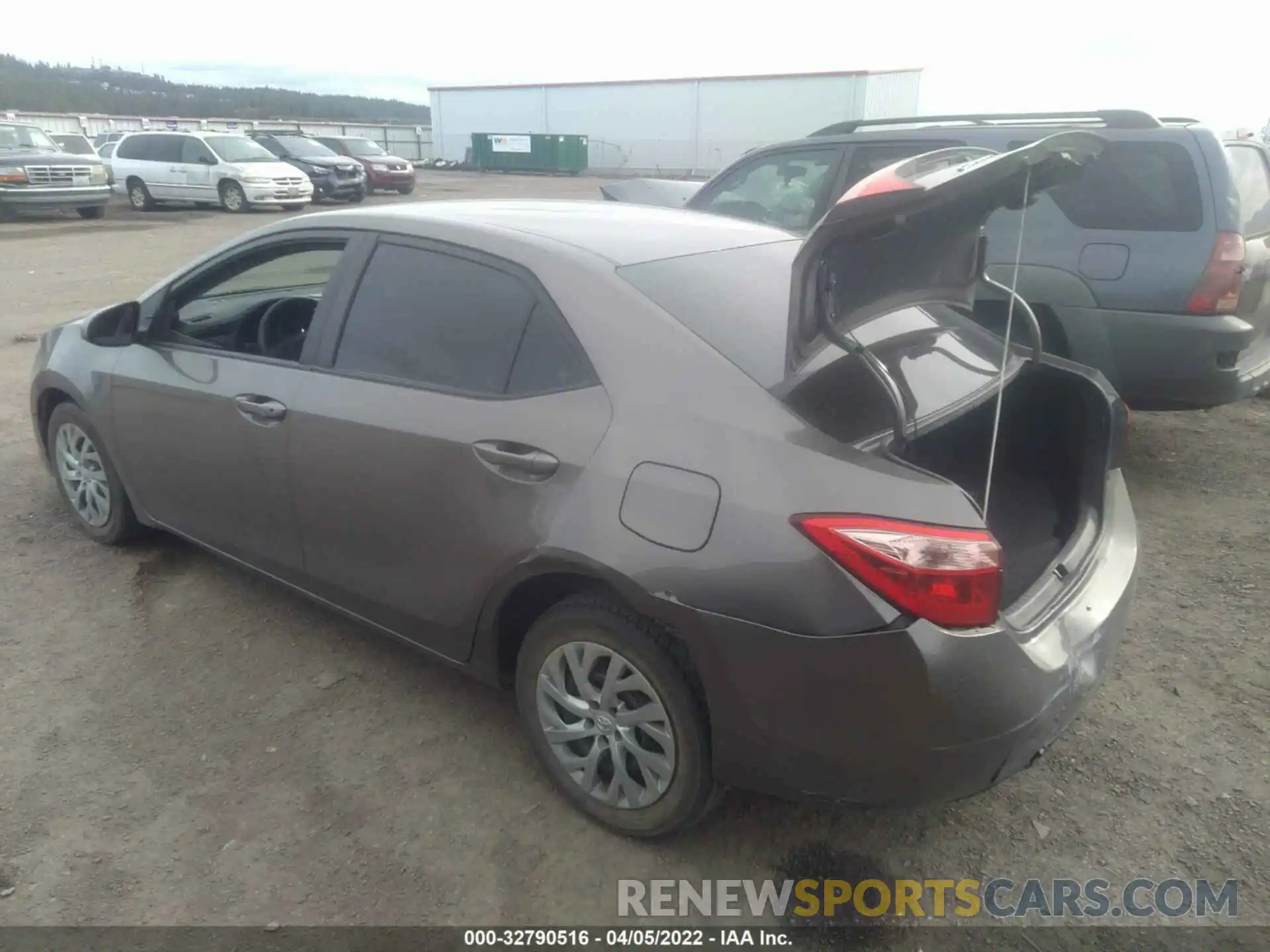 3 Photograph of a damaged car 2T1BURHE5KC149658 TOYOTA COROLLA 2019