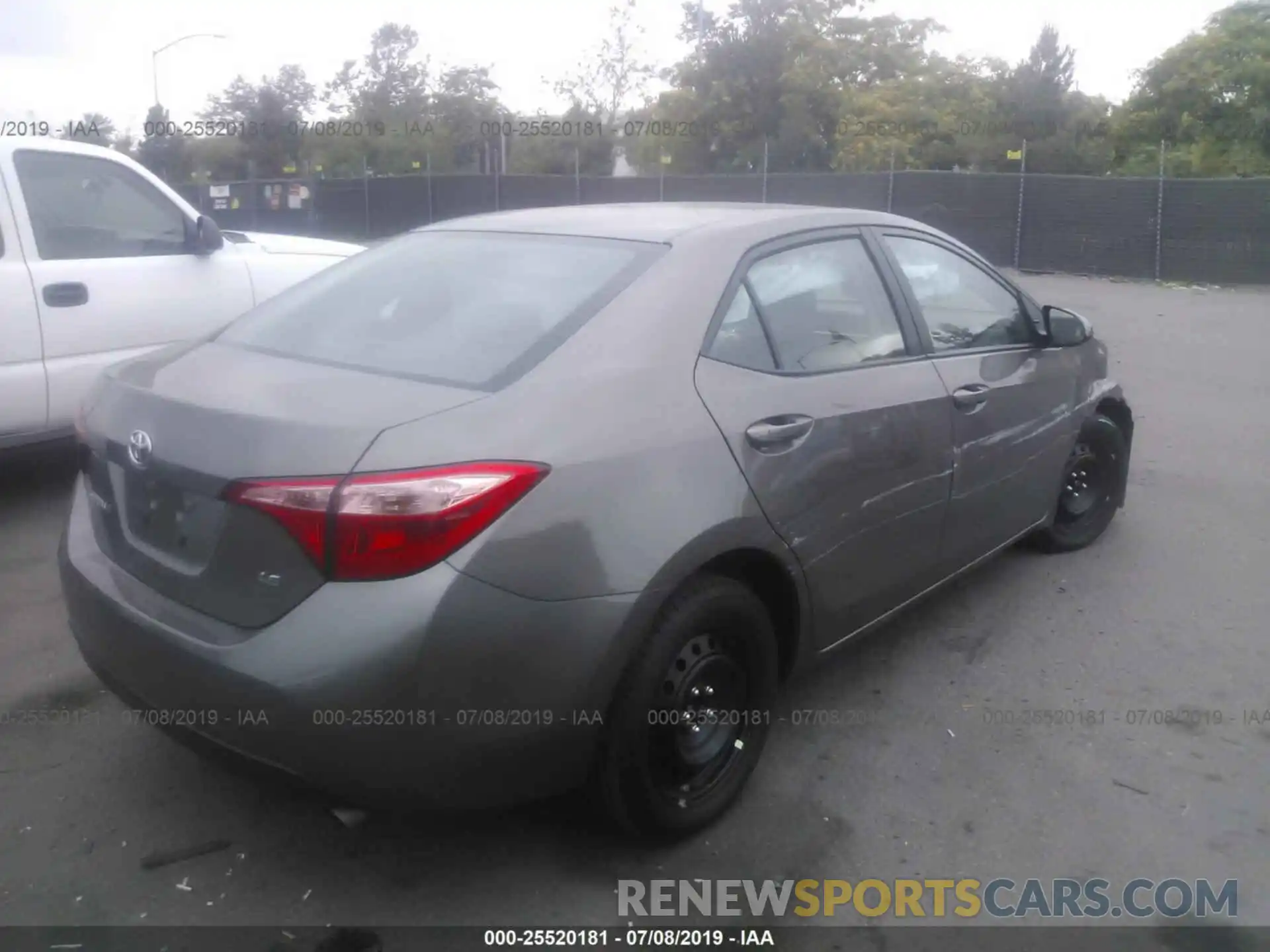 4 Photograph of a damaged car 2T1BURHE5KC150017 TOYOTA COROLLA 2019