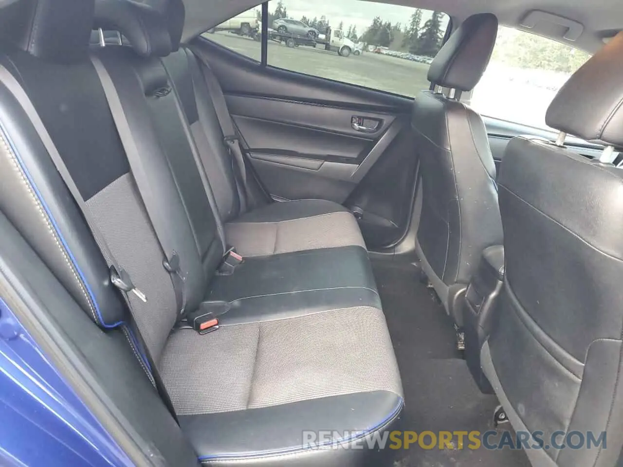 10 Photograph of a damaged car 2T1BURHE5KC157114 TOYOTA COROLLA 2019