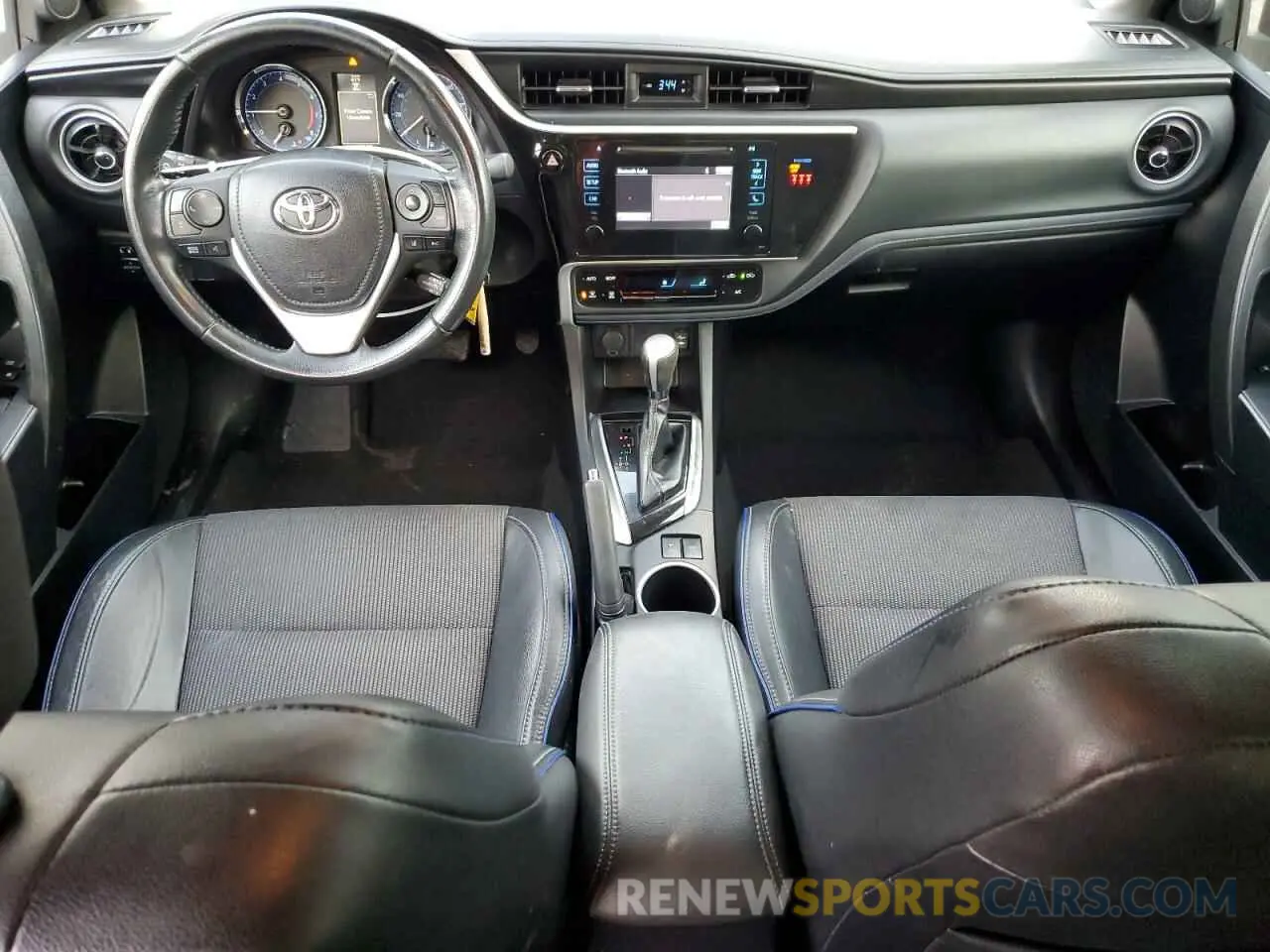 8 Photograph of a damaged car 2T1BURHE5KC157114 TOYOTA COROLLA 2019