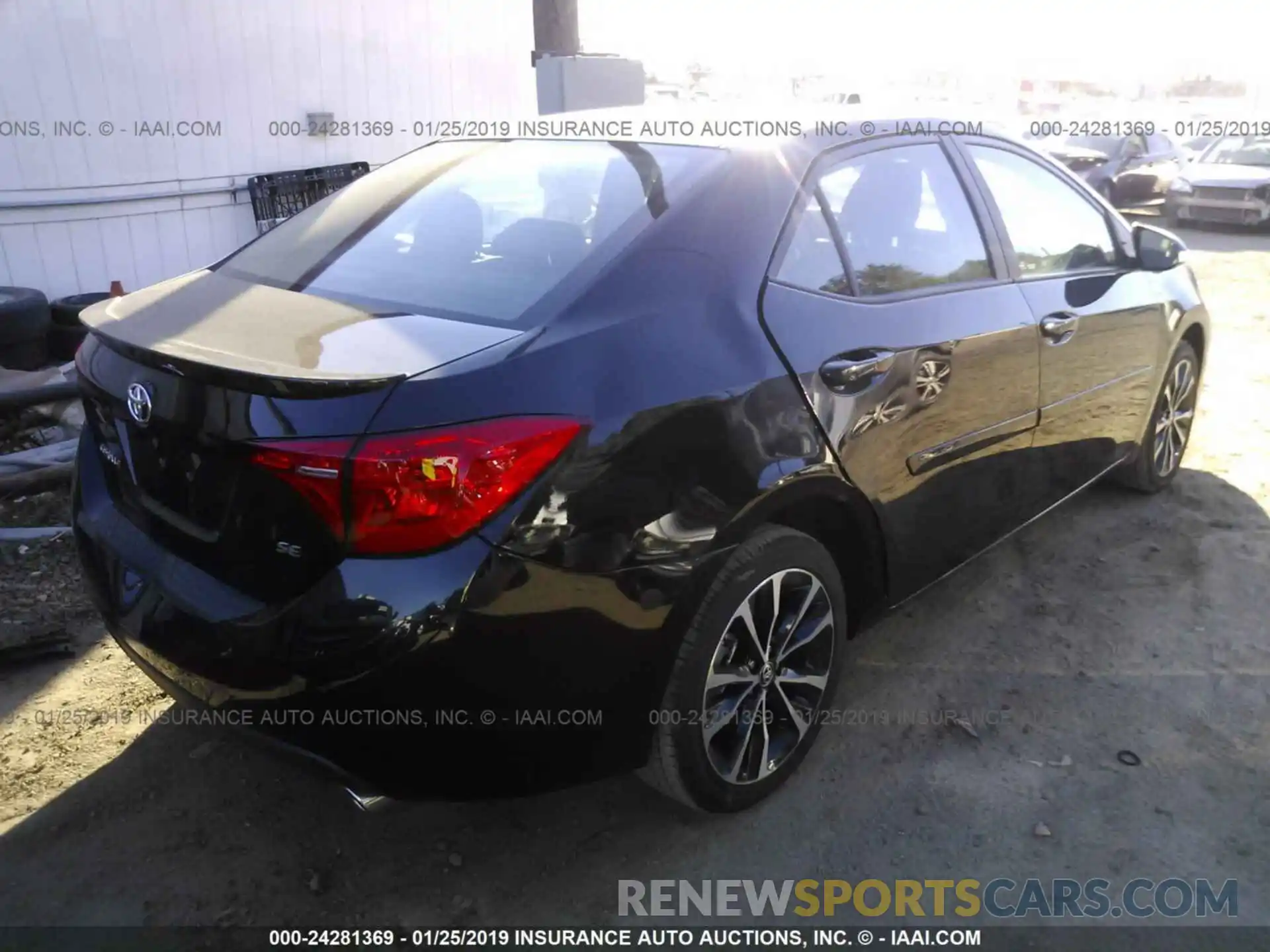 4 Photograph of a damaged car 2T1BURHE5KC159493 TOYOTA COROLLA 2019