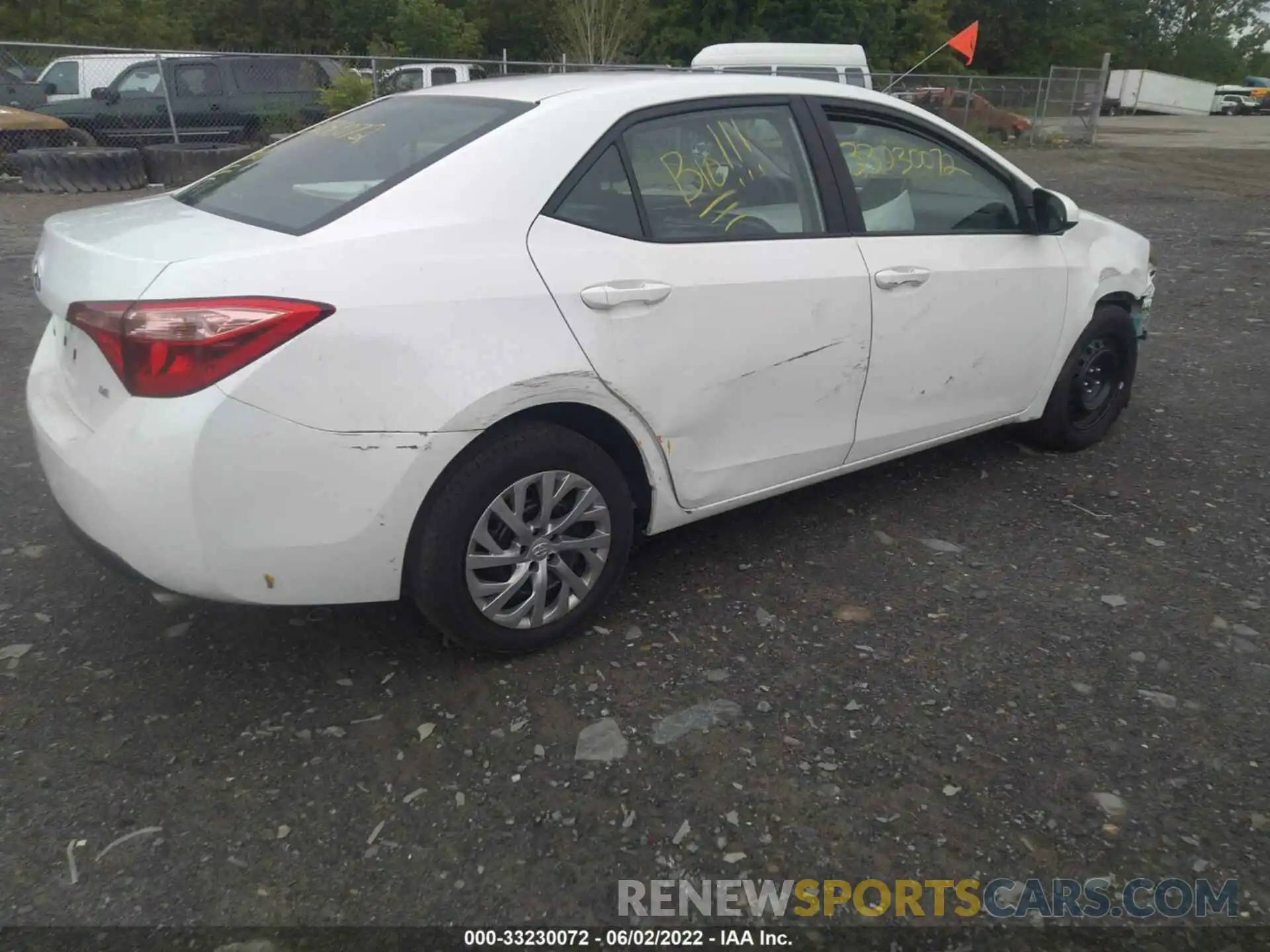 4 Photograph of a damaged car 2T1BURHE5KC162023 TOYOTA COROLLA 2019