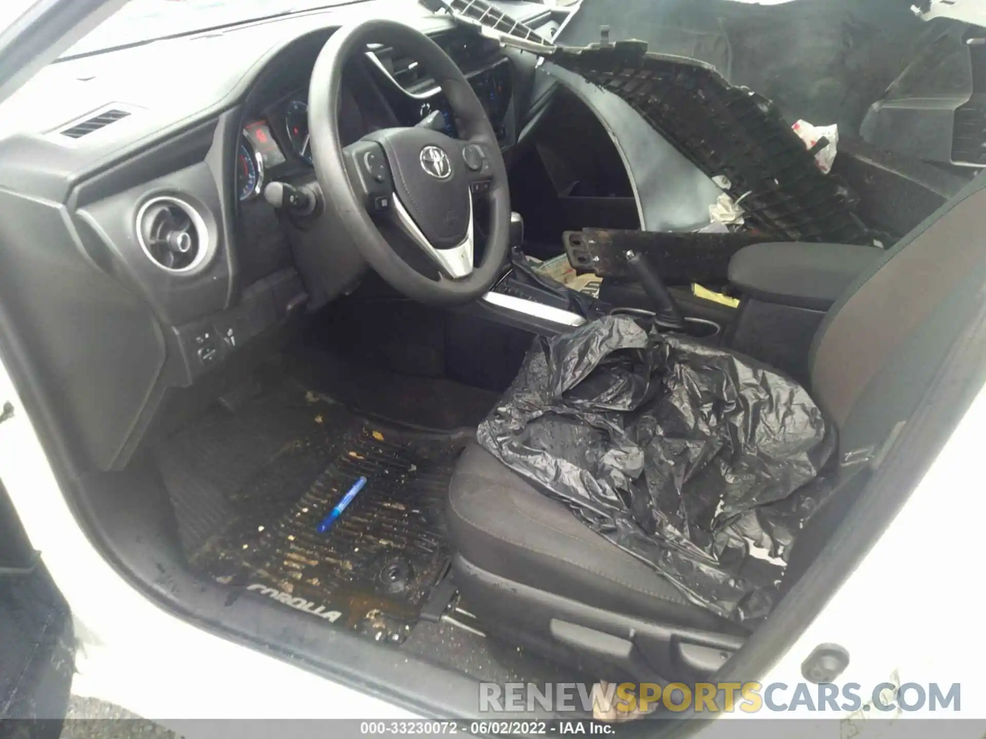 6 Photograph of a damaged car 2T1BURHE5KC162023 TOYOTA COROLLA 2019