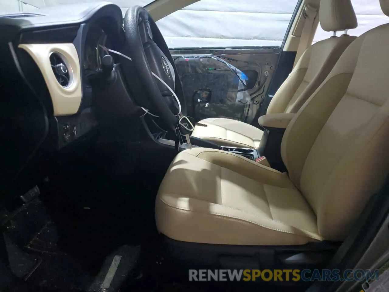 7 Photograph of a damaged car 2T1BURHE5KC162832 TOYOTA COROLLA 2019