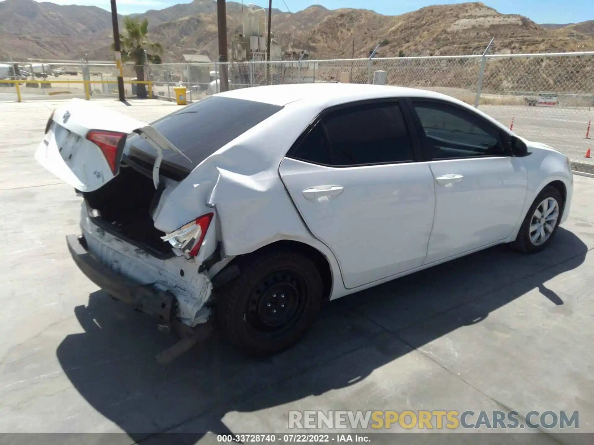 4 Photograph of a damaged car 2T1BURHE5KC168288 TOYOTA COROLLA 2019