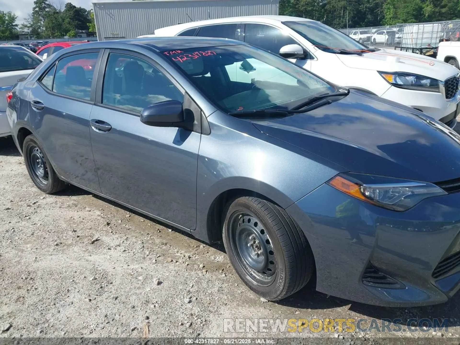 1 Photograph of a damaged car 2T1BURHE5KC168453 TOYOTA COROLLA 2019