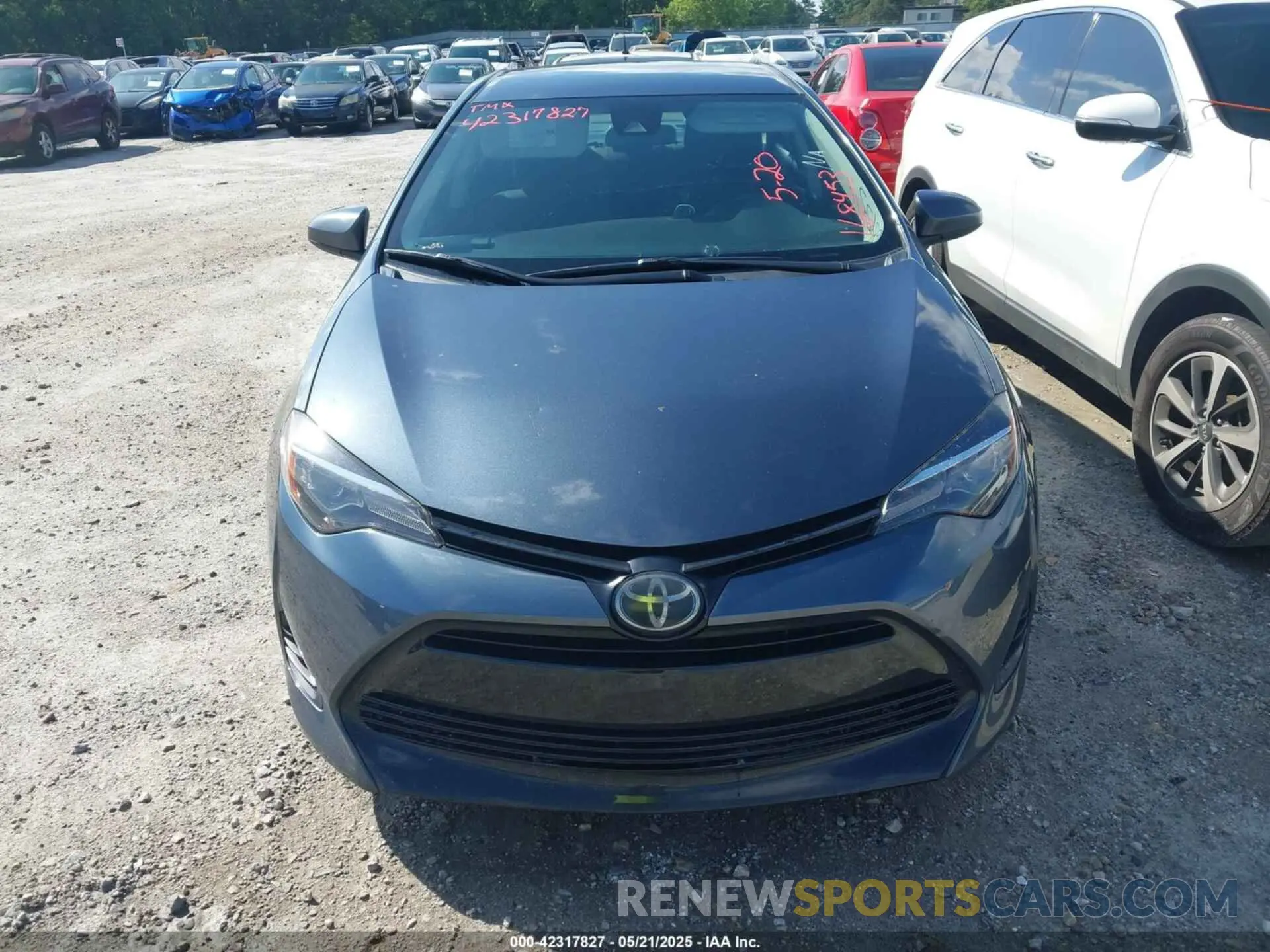 10 Photograph of a damaged car 2T1BURHE5KC168453 TOYOTA COROLLA 2019