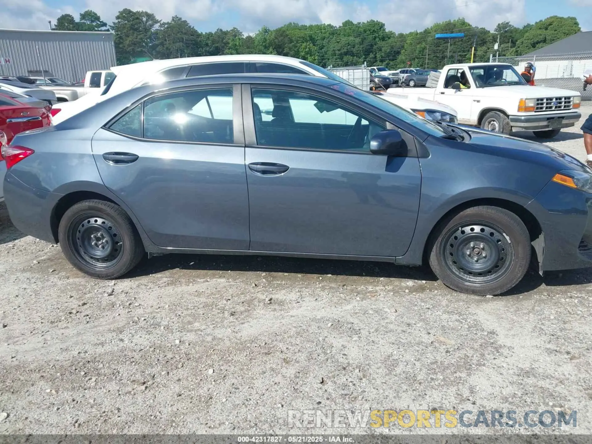 11 Photograph of a damaged car 2T1BURHE5KC168453 TOYOTA COROLLA 2019