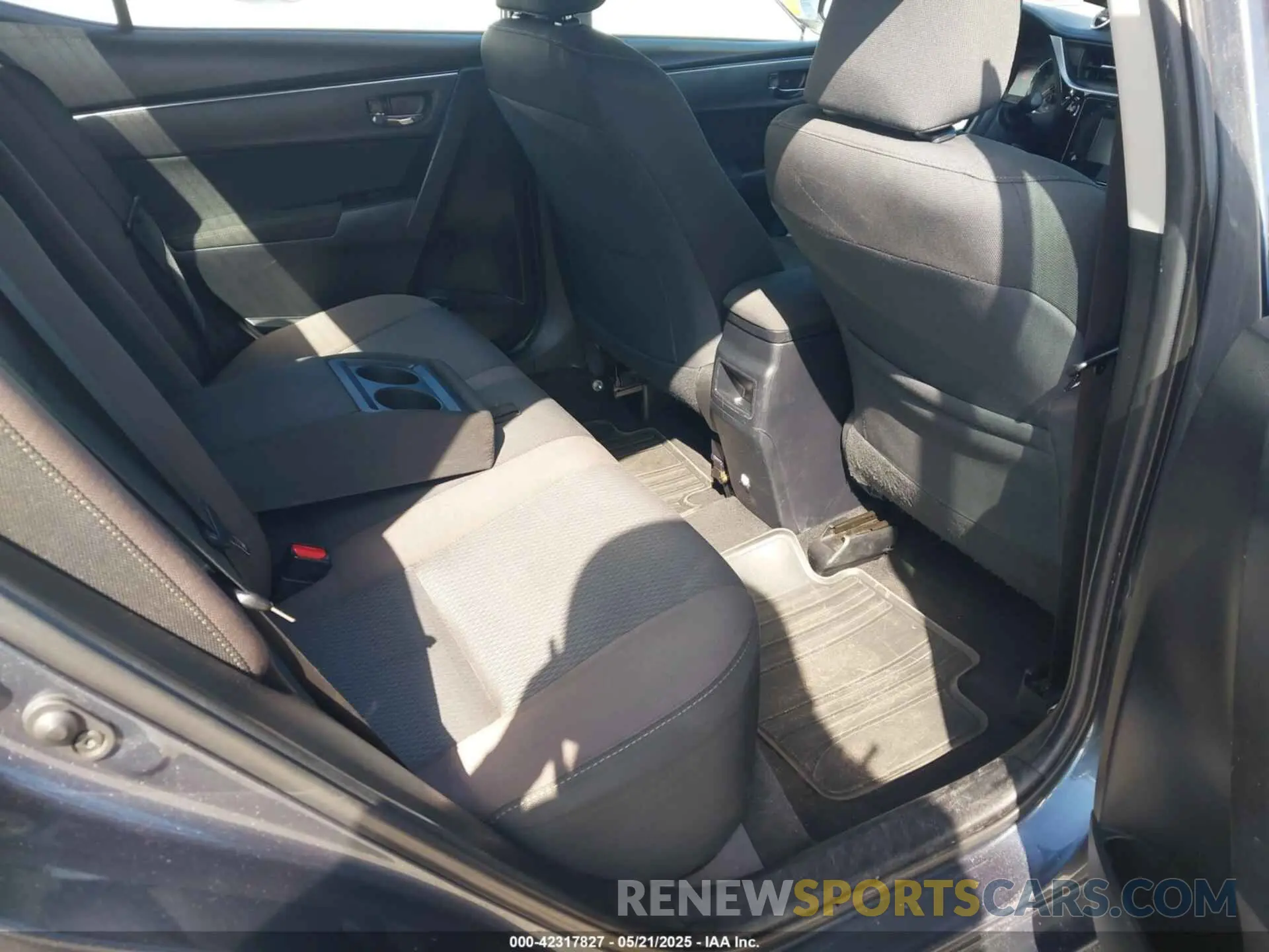 7 Photograph of a damaged car 2T1BURHE5KC168453 TOYOTA COROLLA 2019