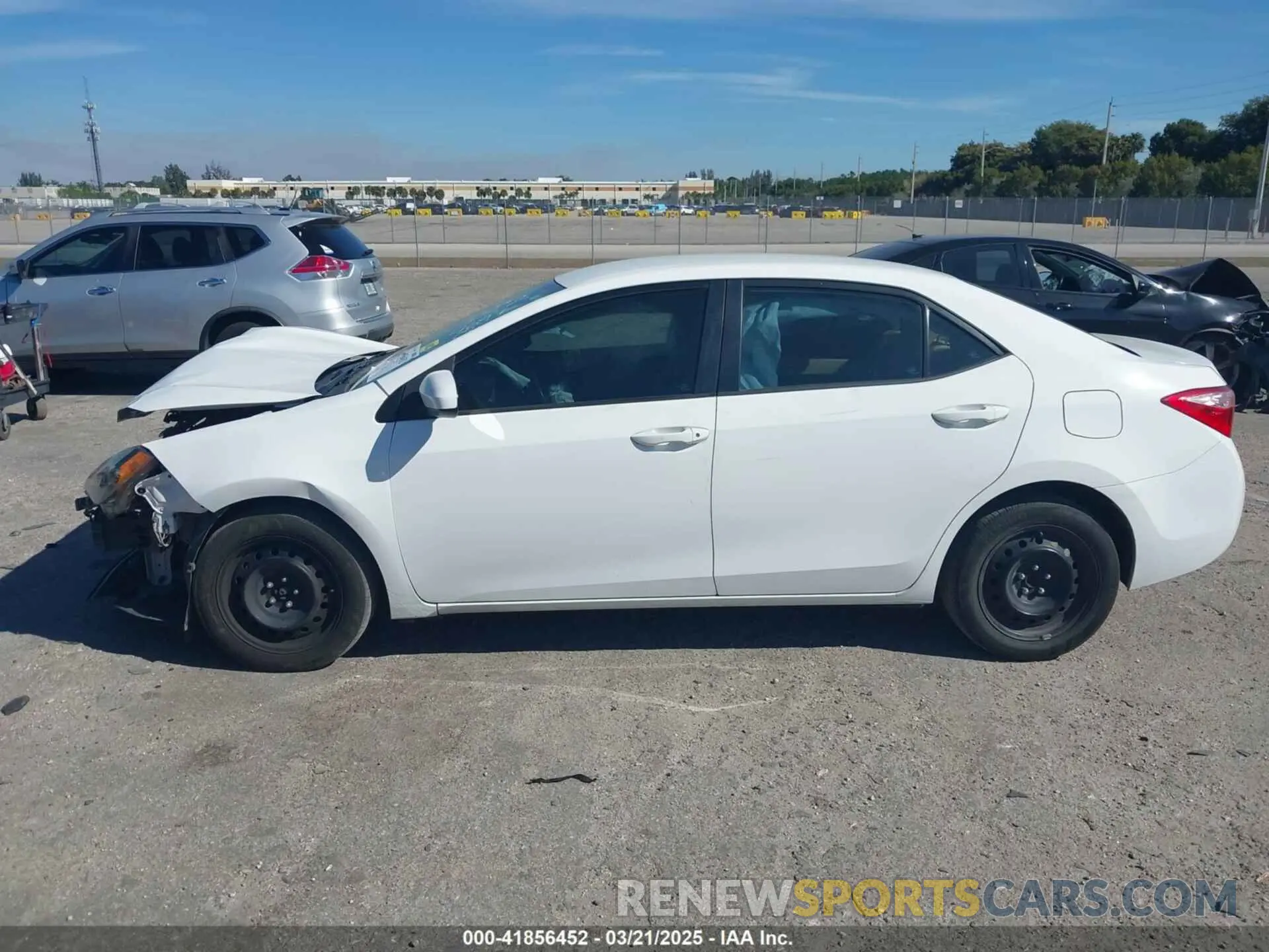 15 Photograph of a damaged car 2T1BURHE5KC169697 TOYOTA COROLLA 2019