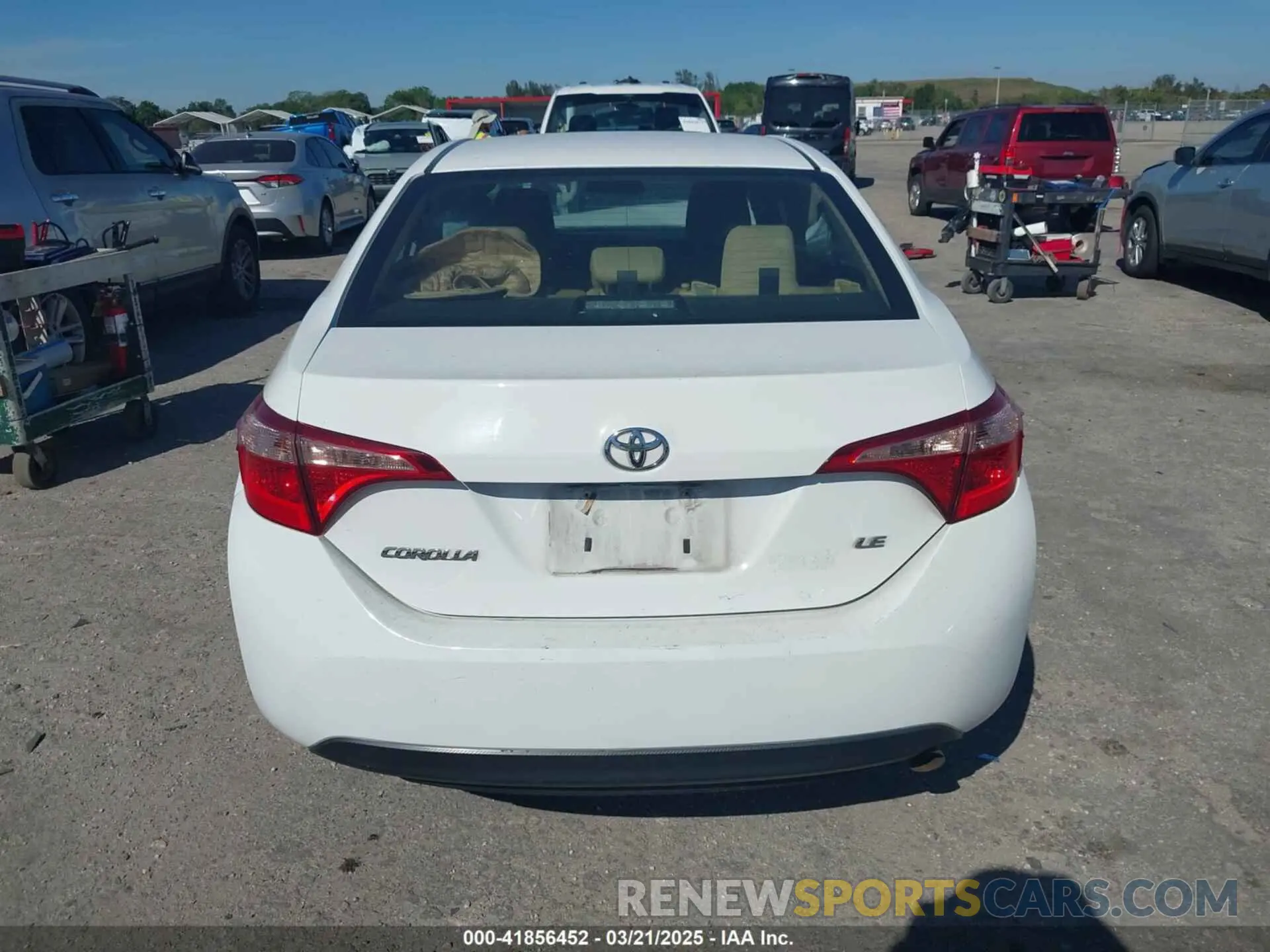 17 Photograph of a damaged car 2T1BURHE5KC169697 TOYOTA COROLLA 2019