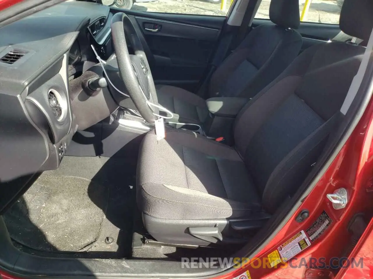 7 Photograph of a damaged car 2T1BURHE5KC180506 TOYOTA COROLLA 2019