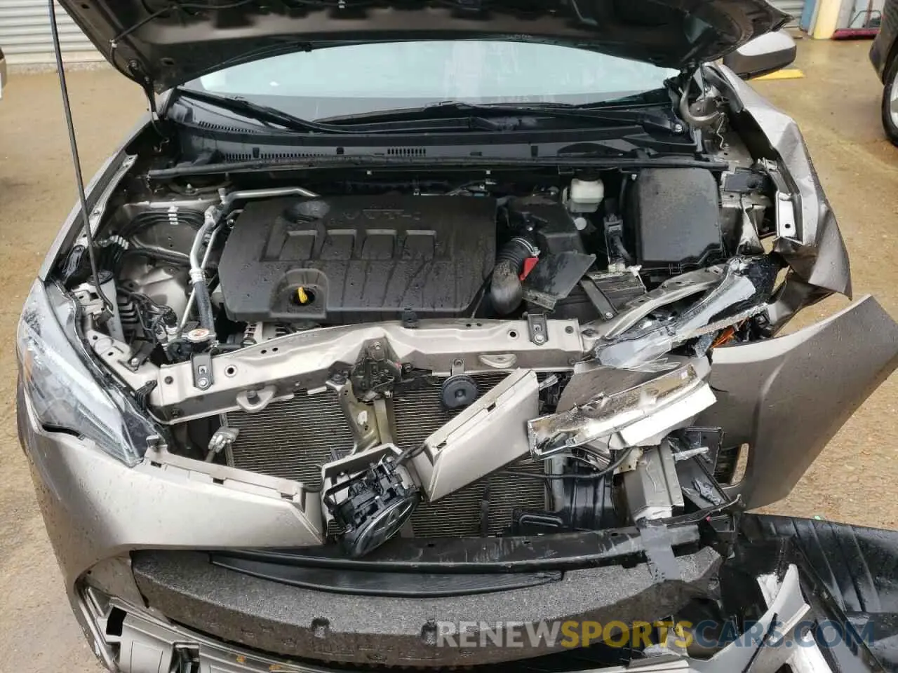 11 Photograph of a damaged car 2T1BURHE5KC181106 TOYOTA COROLLA 2019