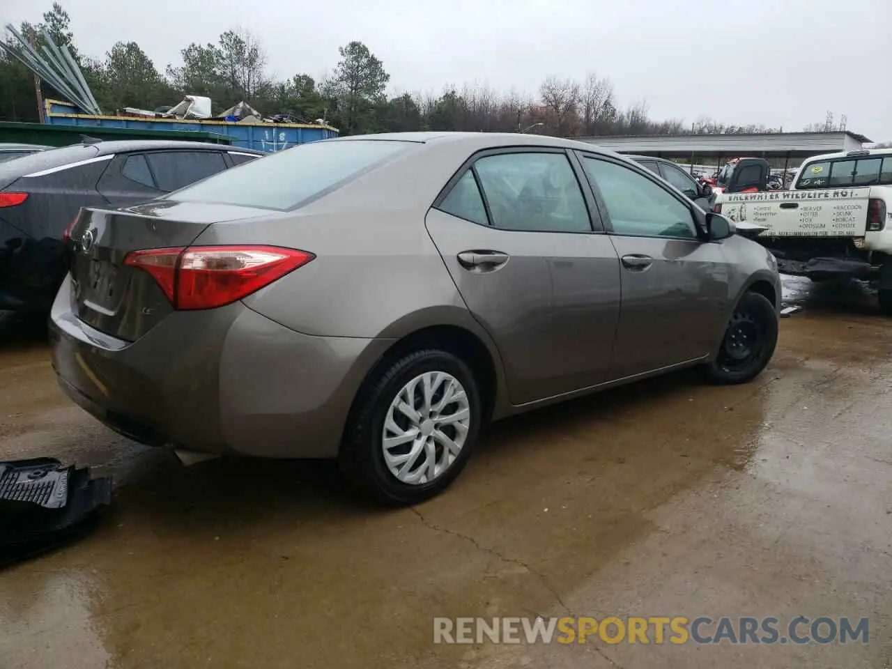3 Photograph of a damaged car 2T1BURHE5KC181106 TOYOTA COROLLA 2019