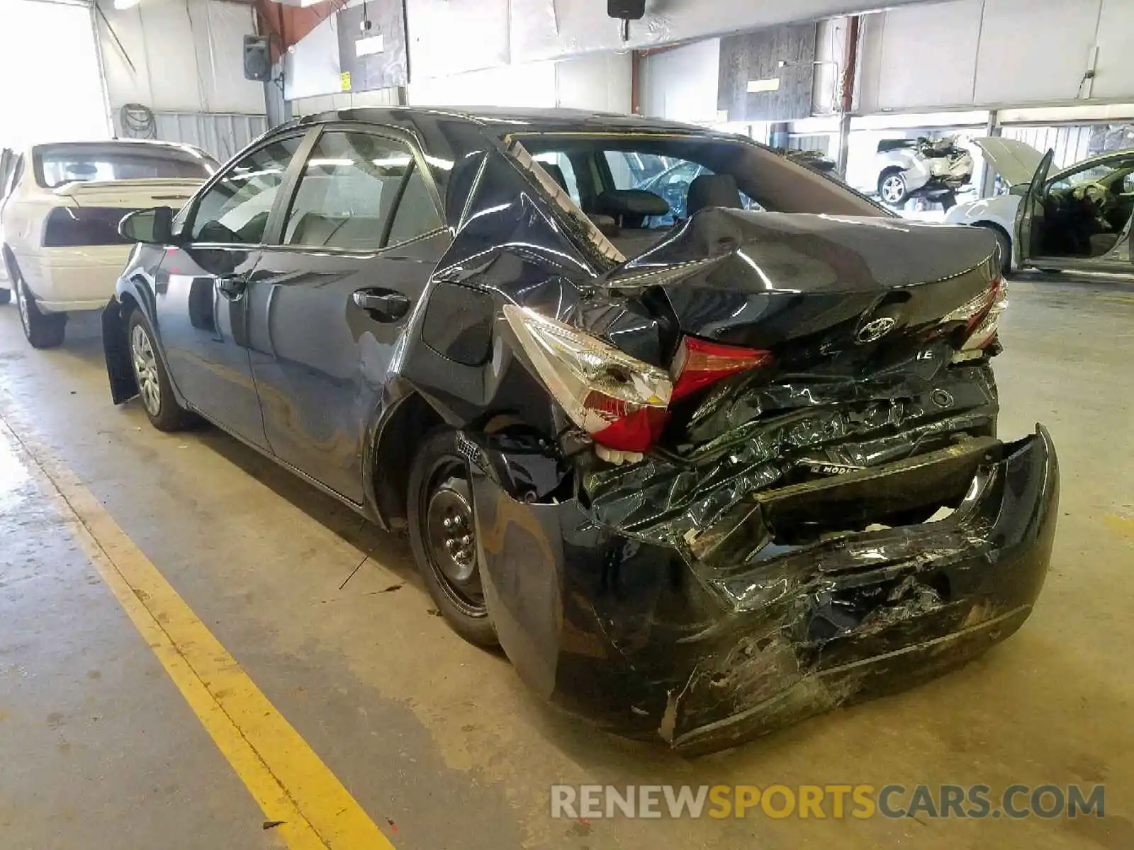 3 Photograph of a damaged car 2T1BURHE5KC183003 TOYOTA COROLLA 2019